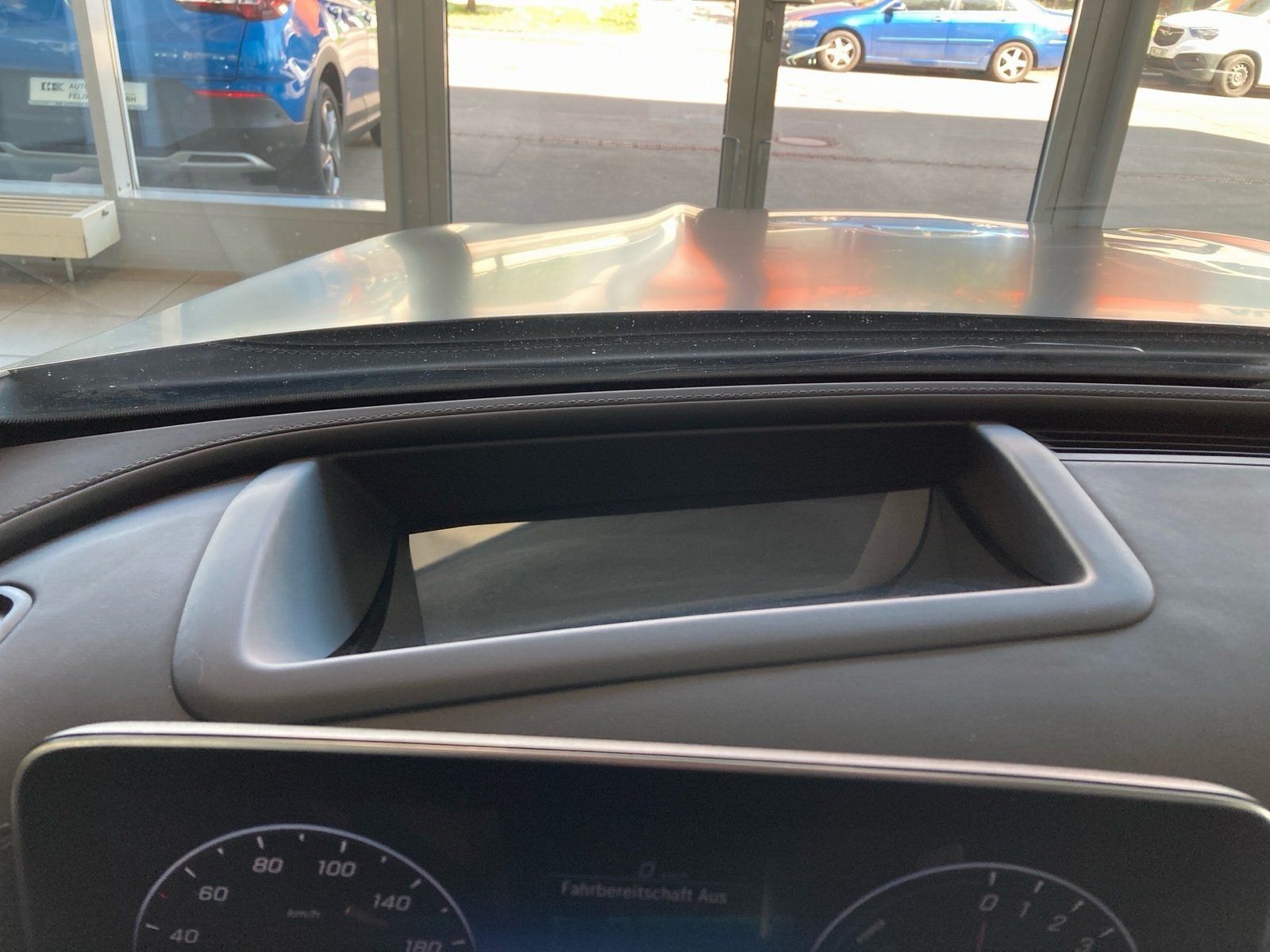 Fahrzeugabbildung Mercedes-Benz C 300 e T AMG*Pano*AHK*HUD*Distronic*Sound*360°*