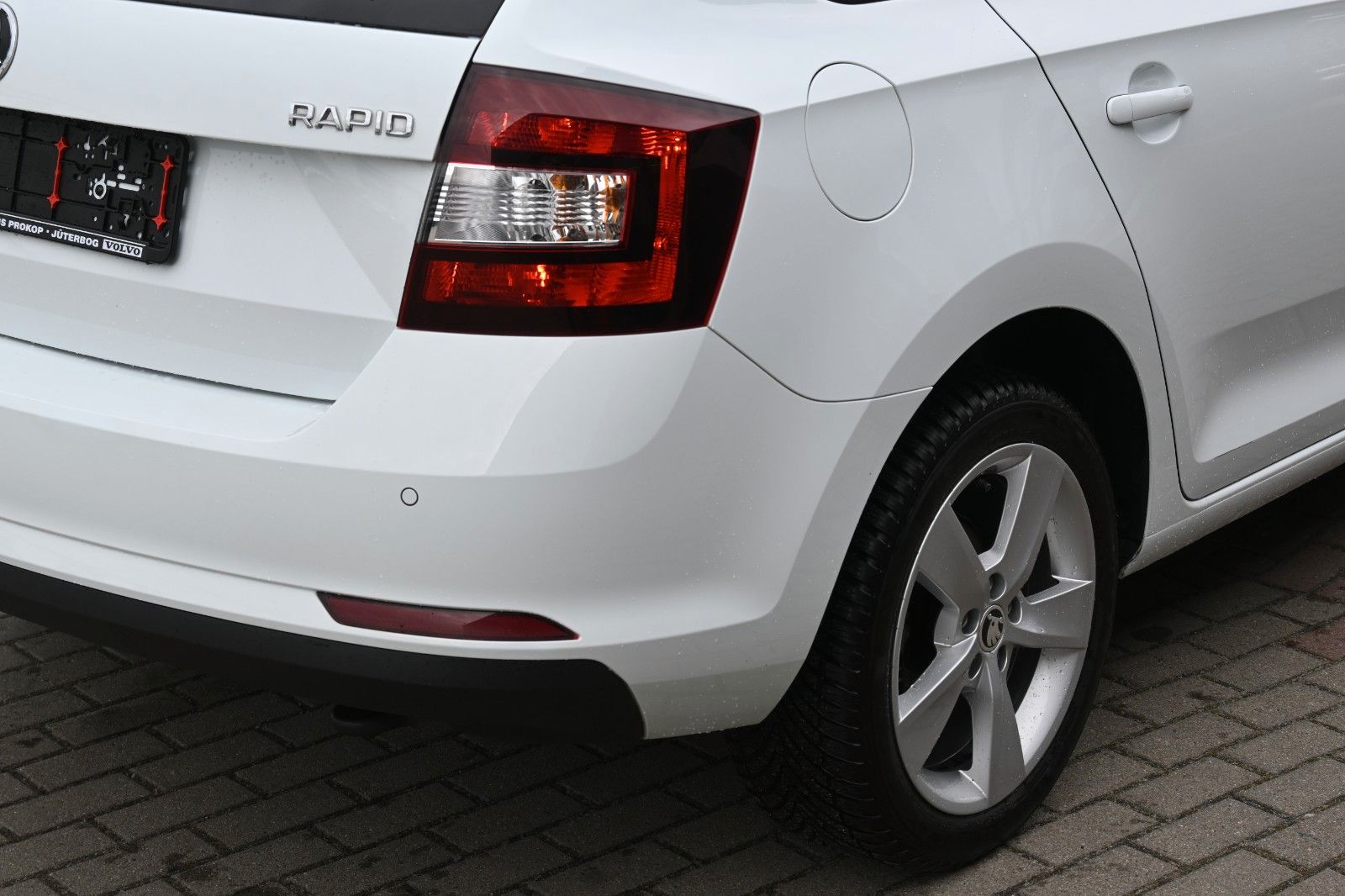 Fahrzeugabbildung SKODA Rapid Spaceback Cool Edition 1.0 TSI