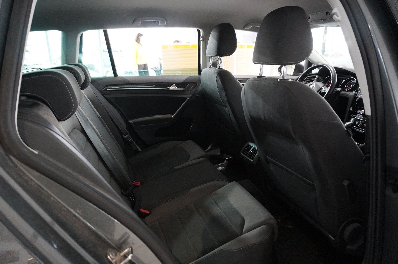 Fahrzeugabbildung Volkswagen Golf VII VARI. 1.5 TSI HIGHLINE NAVI/SPORT/AHK
