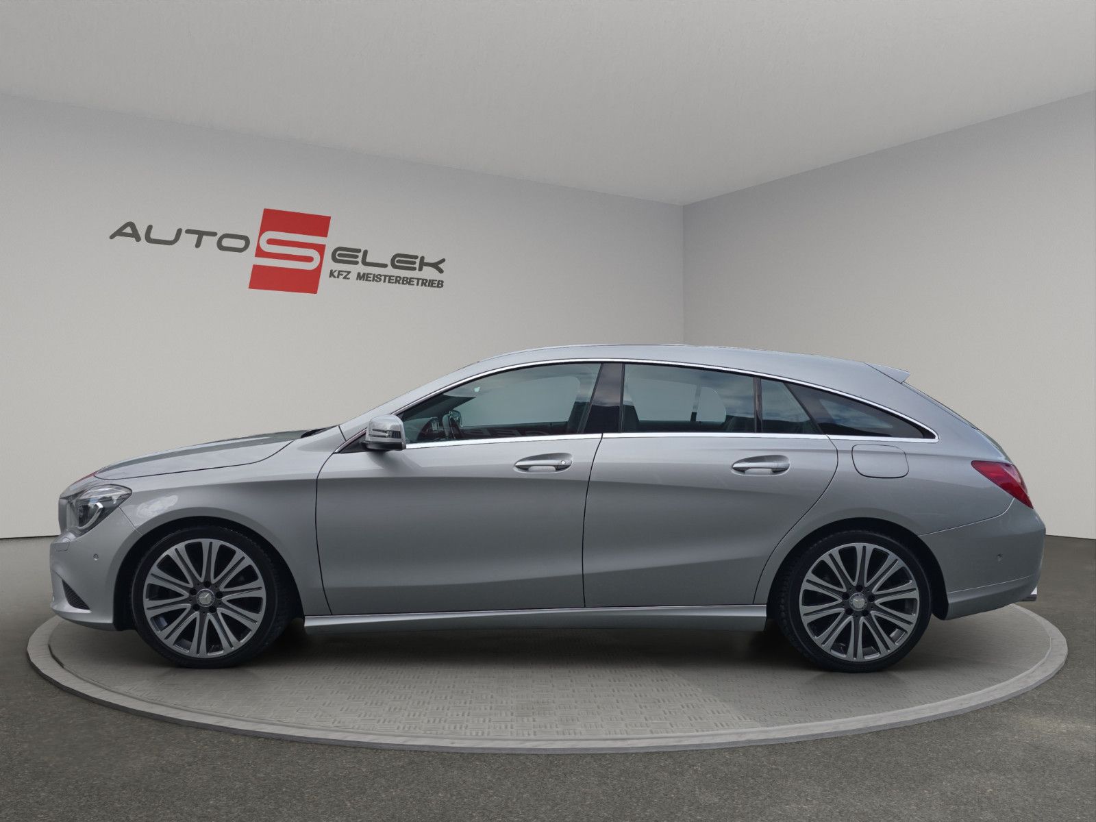 Fahrzeugabbildung Mercedes-Benz 180 CLA Shooting Brake /AUT/NAVI/PDC/LED/NIGHT