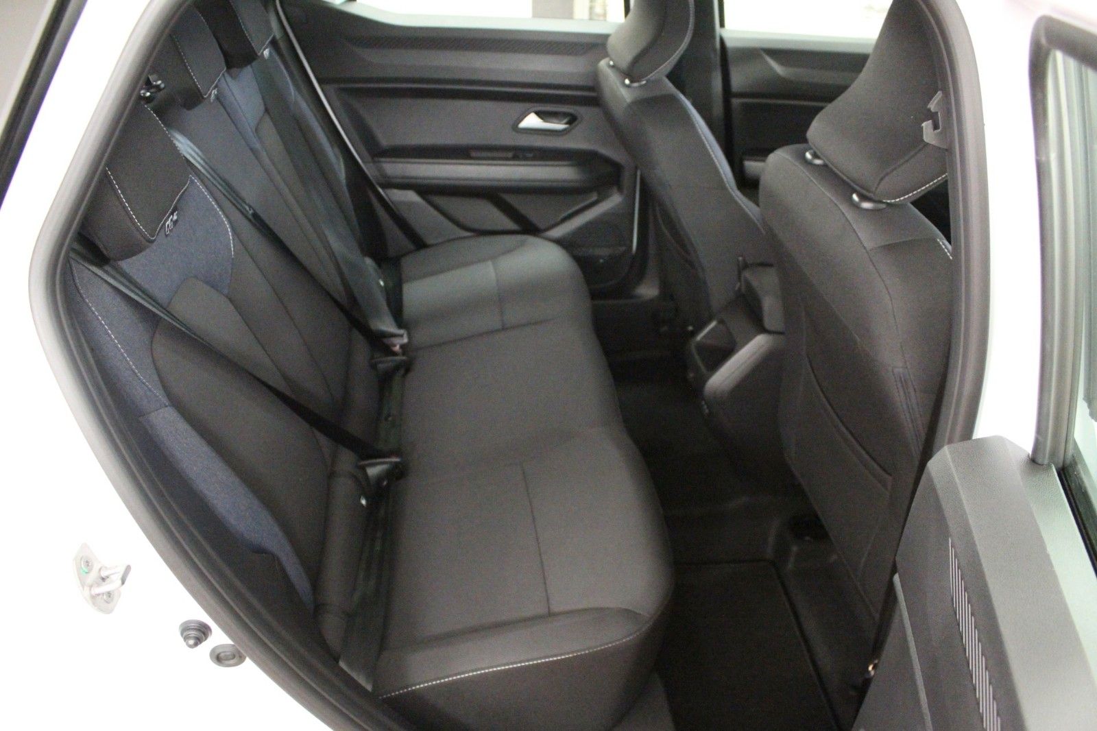 Fahrzeugabbildung Dacia Duster mild hybrid 140 Expression*Winterp.*MY 26