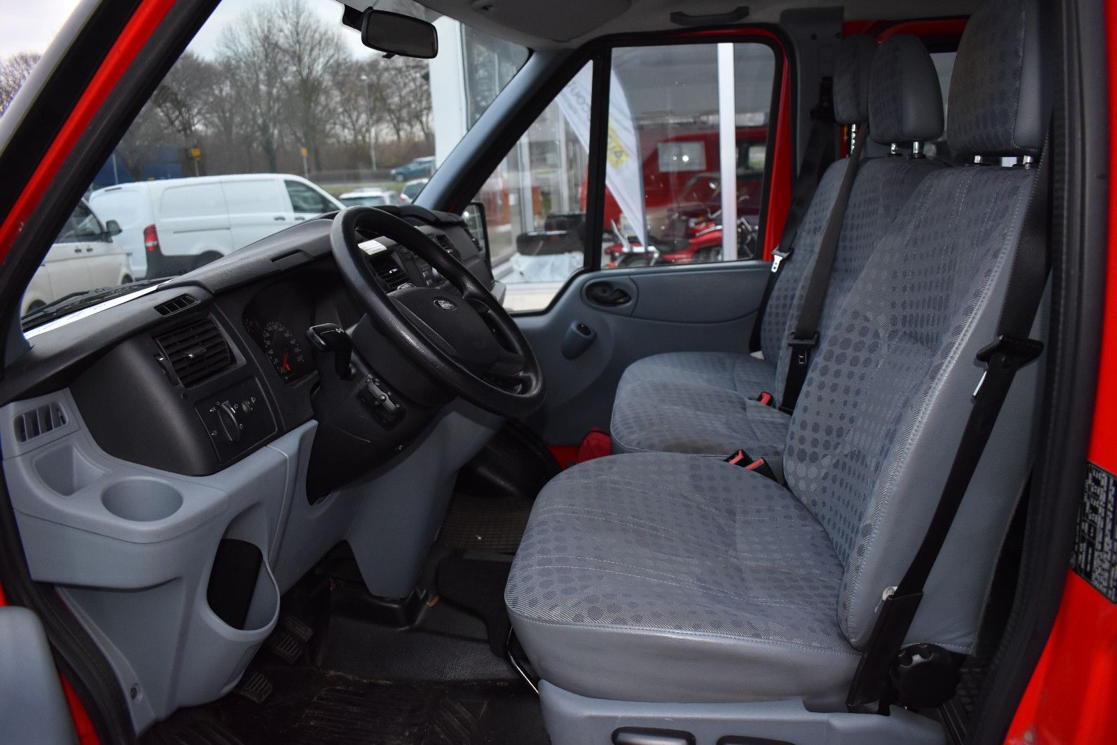 Fahrzeugabbildung Ford Transit Kombi FT 280 K Behindertengerecht *1649