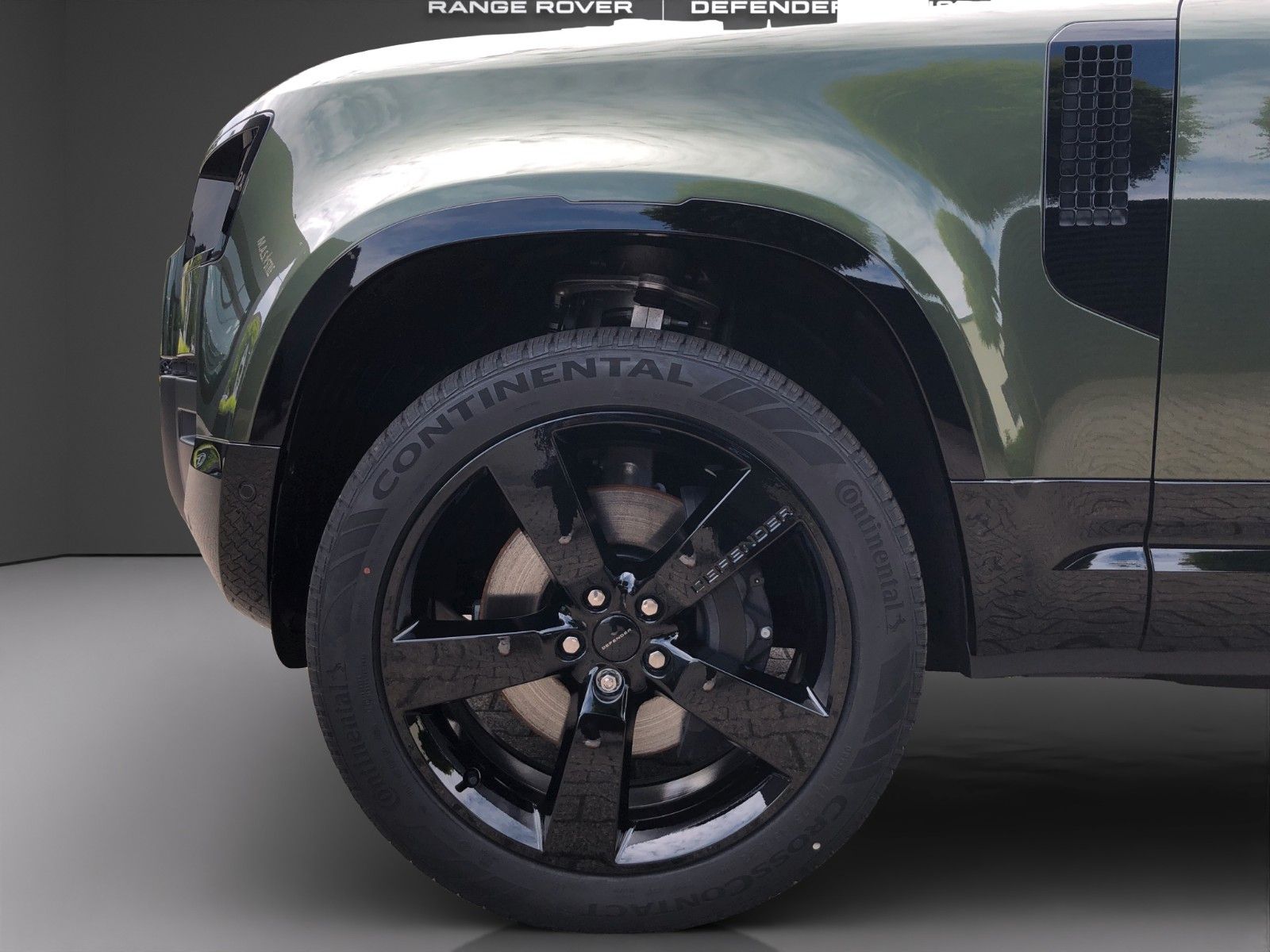 Fahrzeugabbildung Land Rover Defender 90 P425 X-Dynamic HSE MY2026