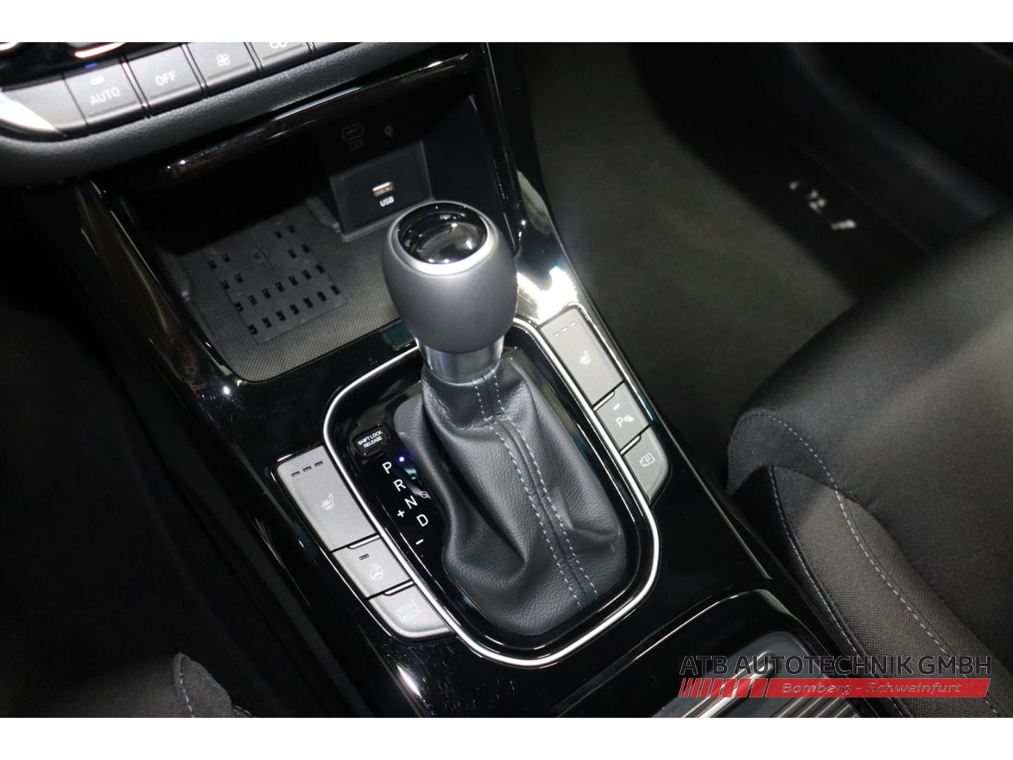 Fahrzeugabbildung Hyundai i30 Kombi Advantage 1.5 T-GDi 48V DCT