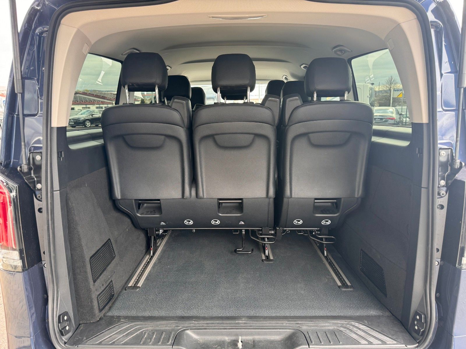 Fahrzeugabbildung Mercedes-Benz Vito 119 CDI Tourer Select DISTRONIC LED AHK2,5t