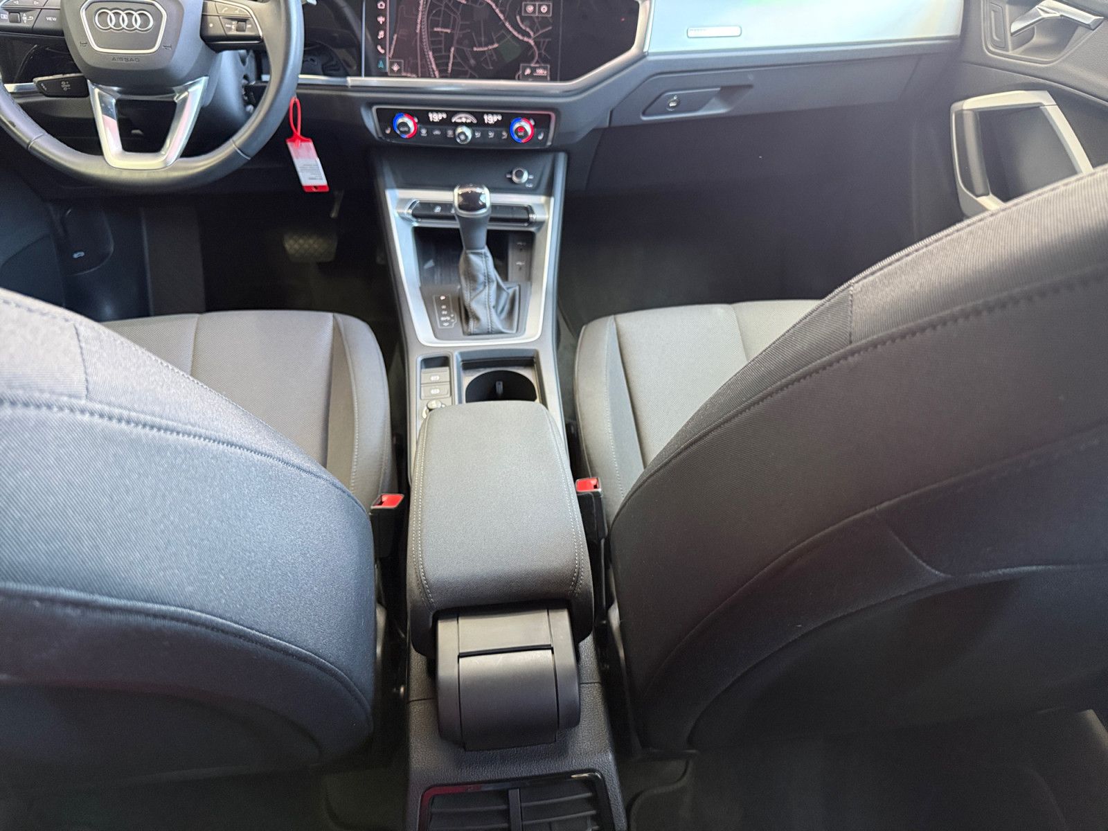 Audi Q3 35TDI S-trc AHK Cam LED Virtual Navi Sitzh foto 8