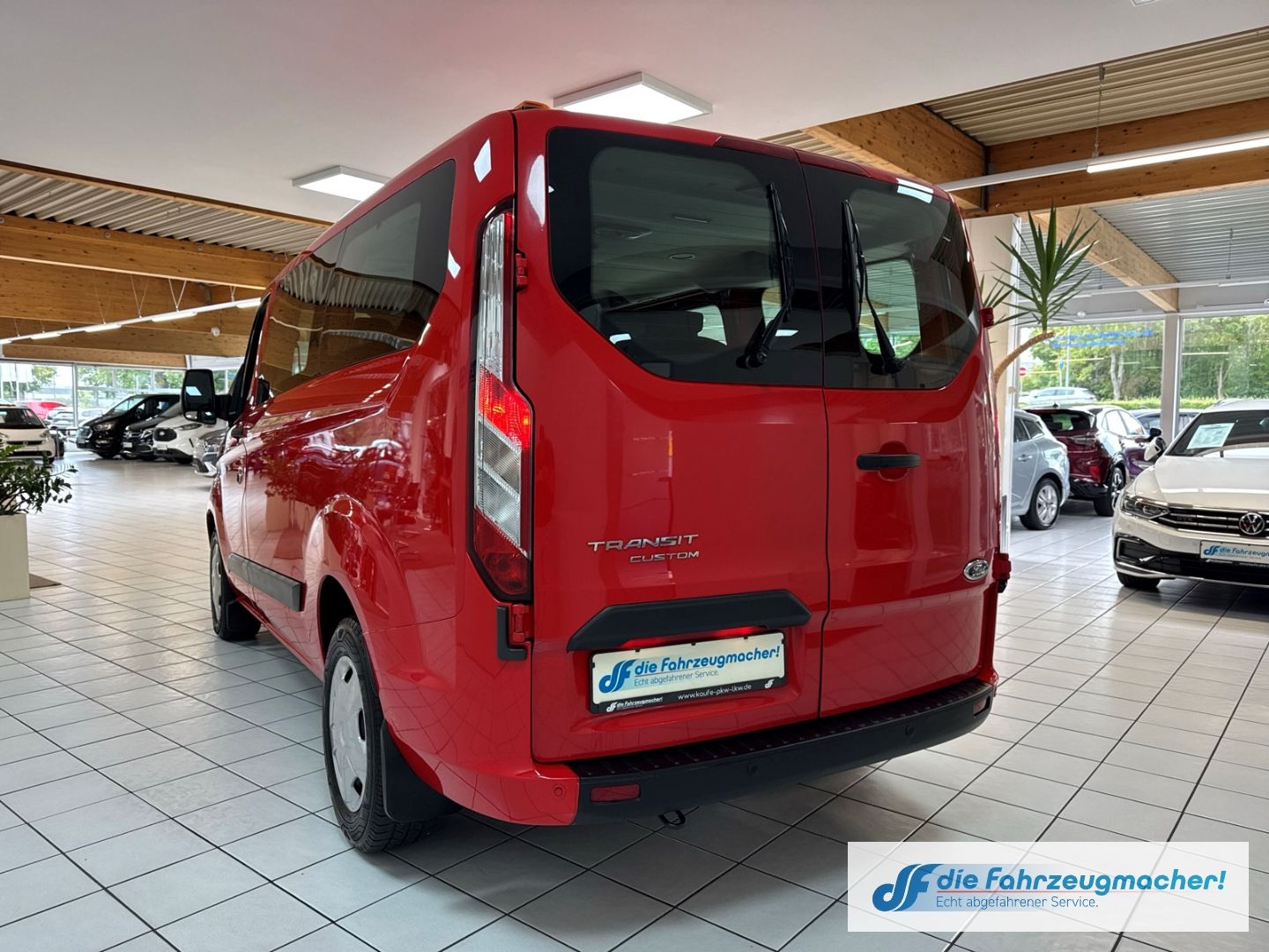 Fahrzeugabbildung Ford Transit Custom Tourneo 320 L1 Trend 2.0 TDCi Dyn