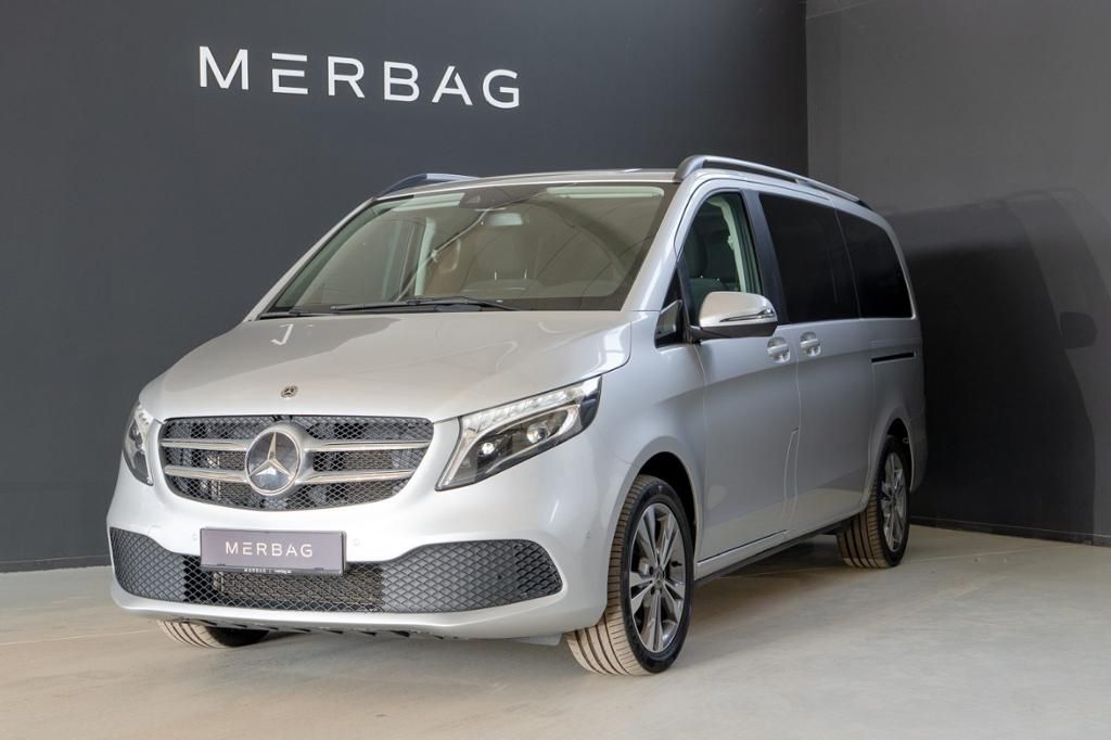 Mercedes V 220 - 1
