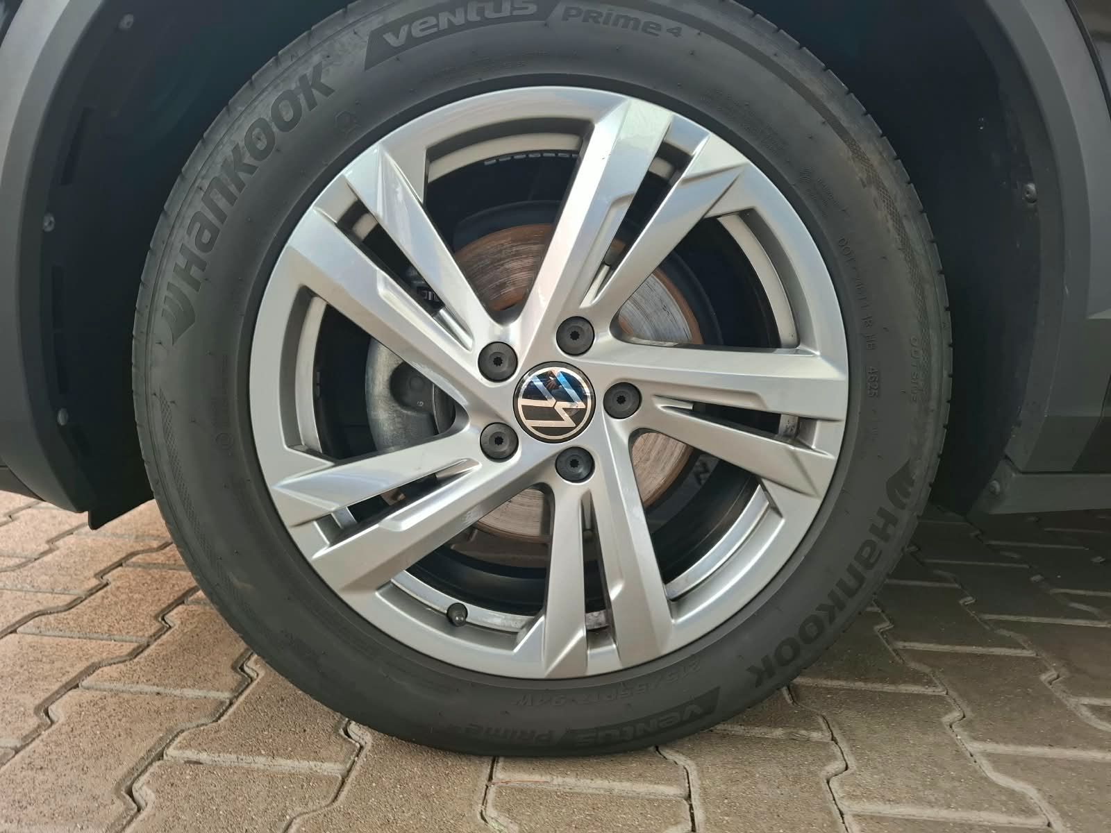 Fahrzeugabbildung Volkswagen T-Roc R-Line 1.5 TSI 6-Gang +AHK +LED+ACC+Kamera