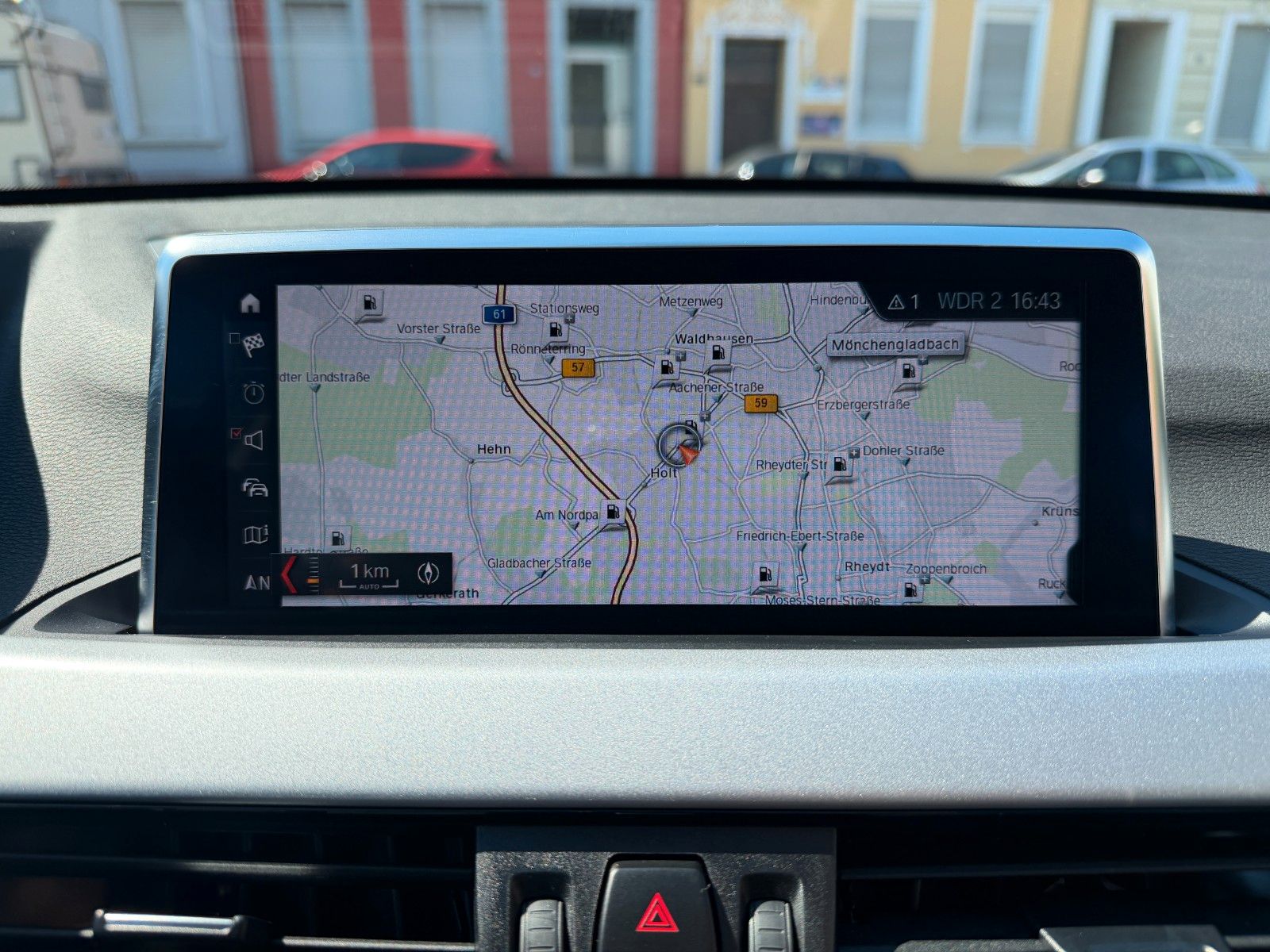 Fahrzeugabbildung BMW X1 sDrive 18 i NAVI LED KAMERA AUTOMATIK 8-FACH
