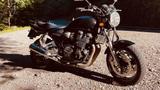 Yamaha XJR1300 mit schwarz lackiertem Motorblock - Angebote