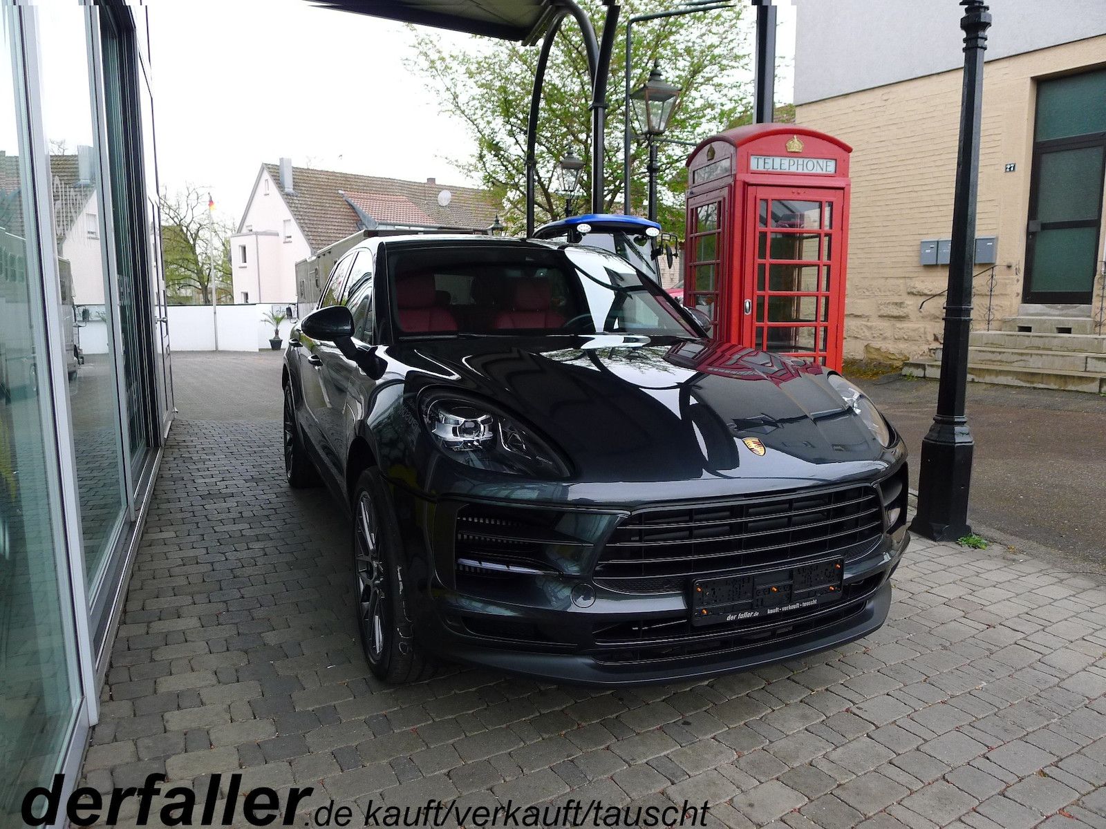PORSCHE Macan