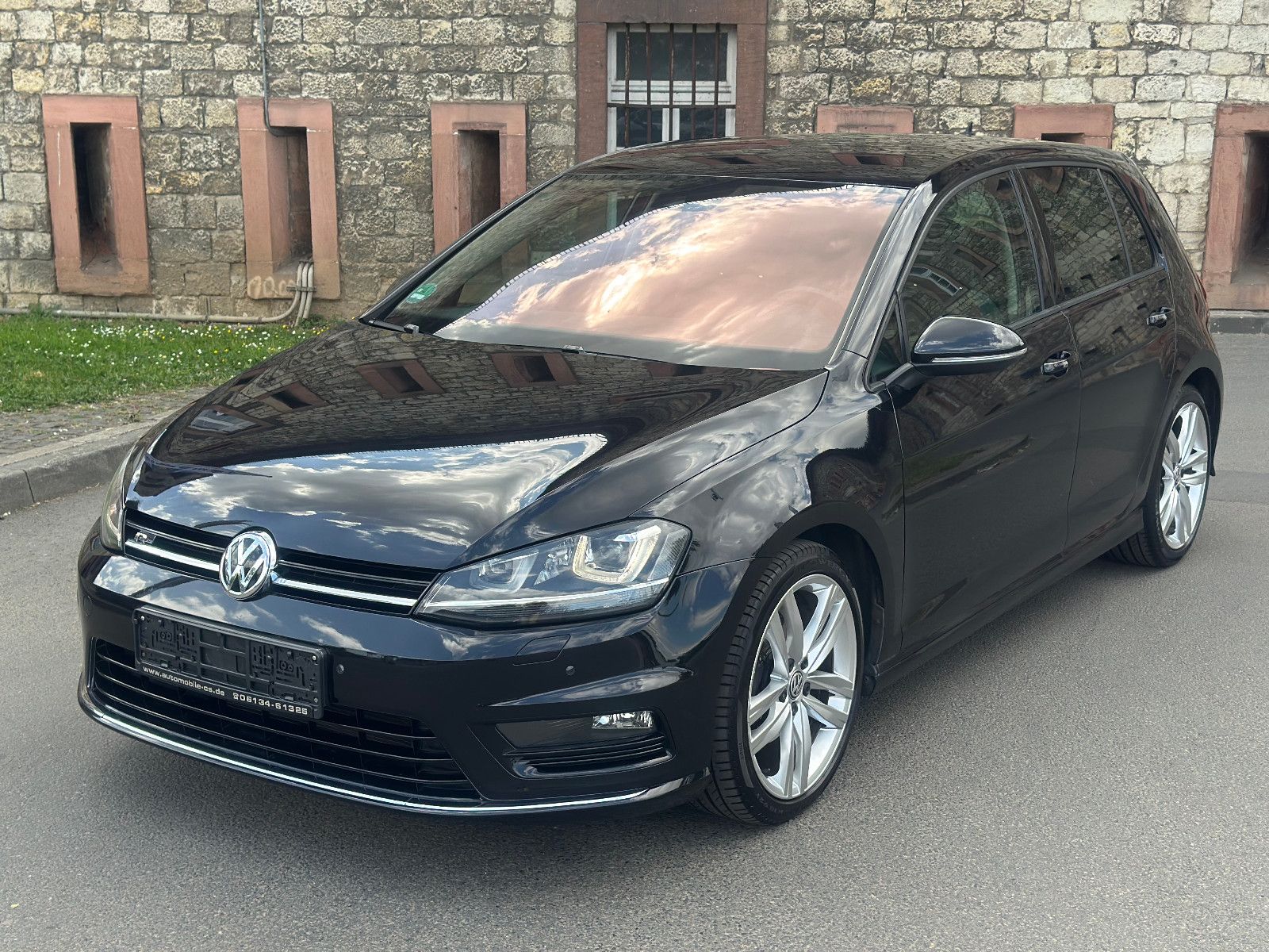 Fahrzeugabbildung Volkswagen GOLF VII R LINE+HIGHLINE BMT