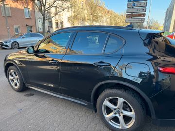Alfa-Romeo Stelvio - 10