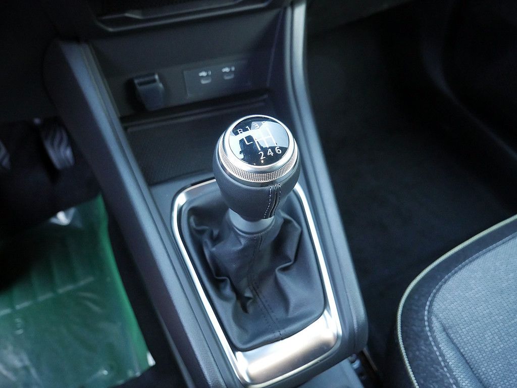 Fahrzeugabbildung Renault Captur Techno TCe 115