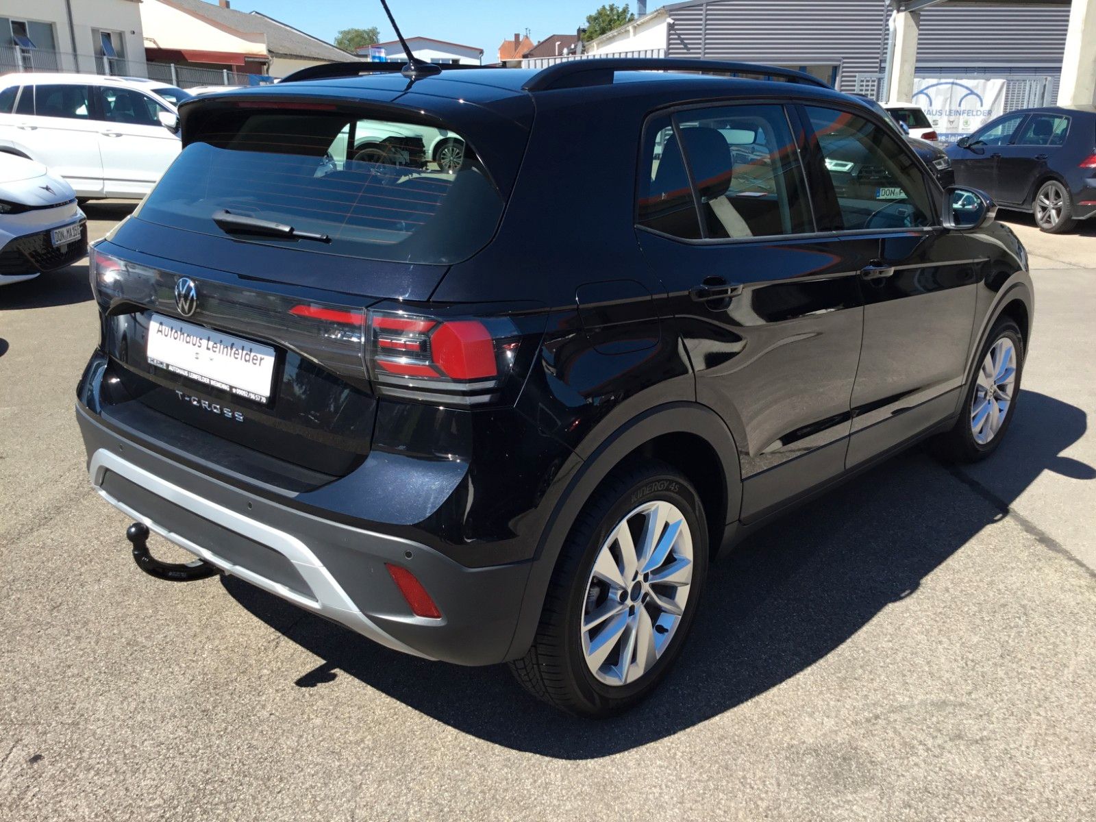 Fahrzeugabbildung Volkswagen T-Cross 1.0 TSI DSG Life+AHK+ACC+LED+17"+Kamera