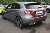 Mercedes-Benz A200 AMG Line LED Navi Tempomat Sitzheizung DAB - mit Benzin-Antrieb: Grau, Kleinwagen