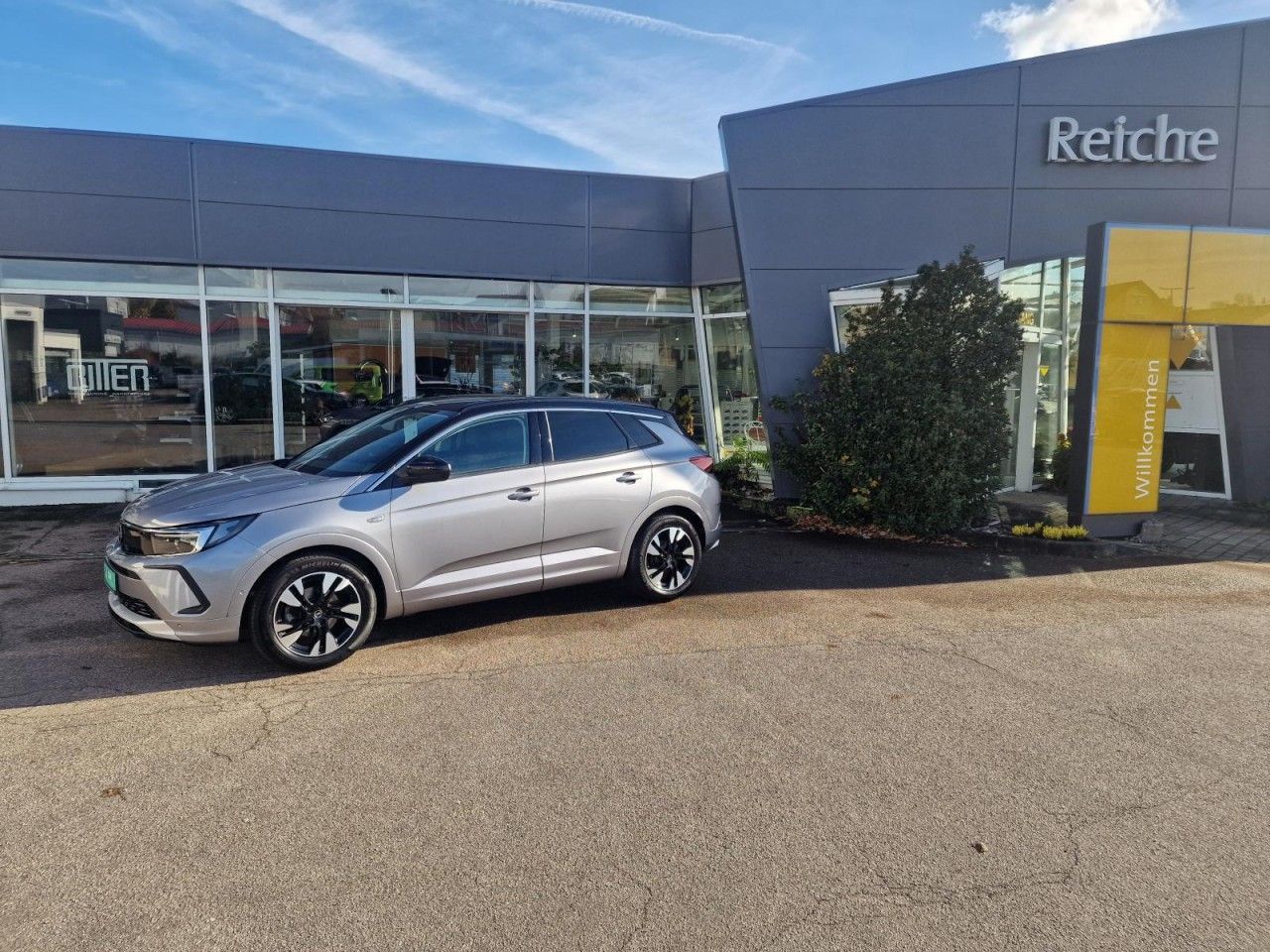 Opel Grandland Business Elegance 1,2 NAV+RFK+SHZ+LHZ