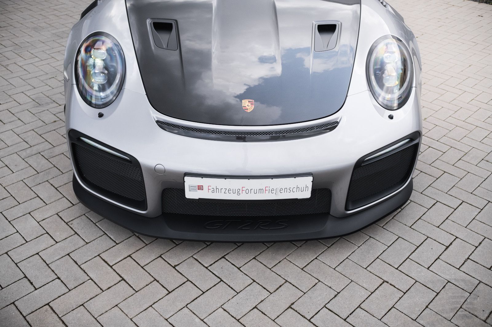 Fahrzeugabbildung Porsche 911/991 GT2 RS, 1. Hd., Lift, DAB, 90L, R-Kam.