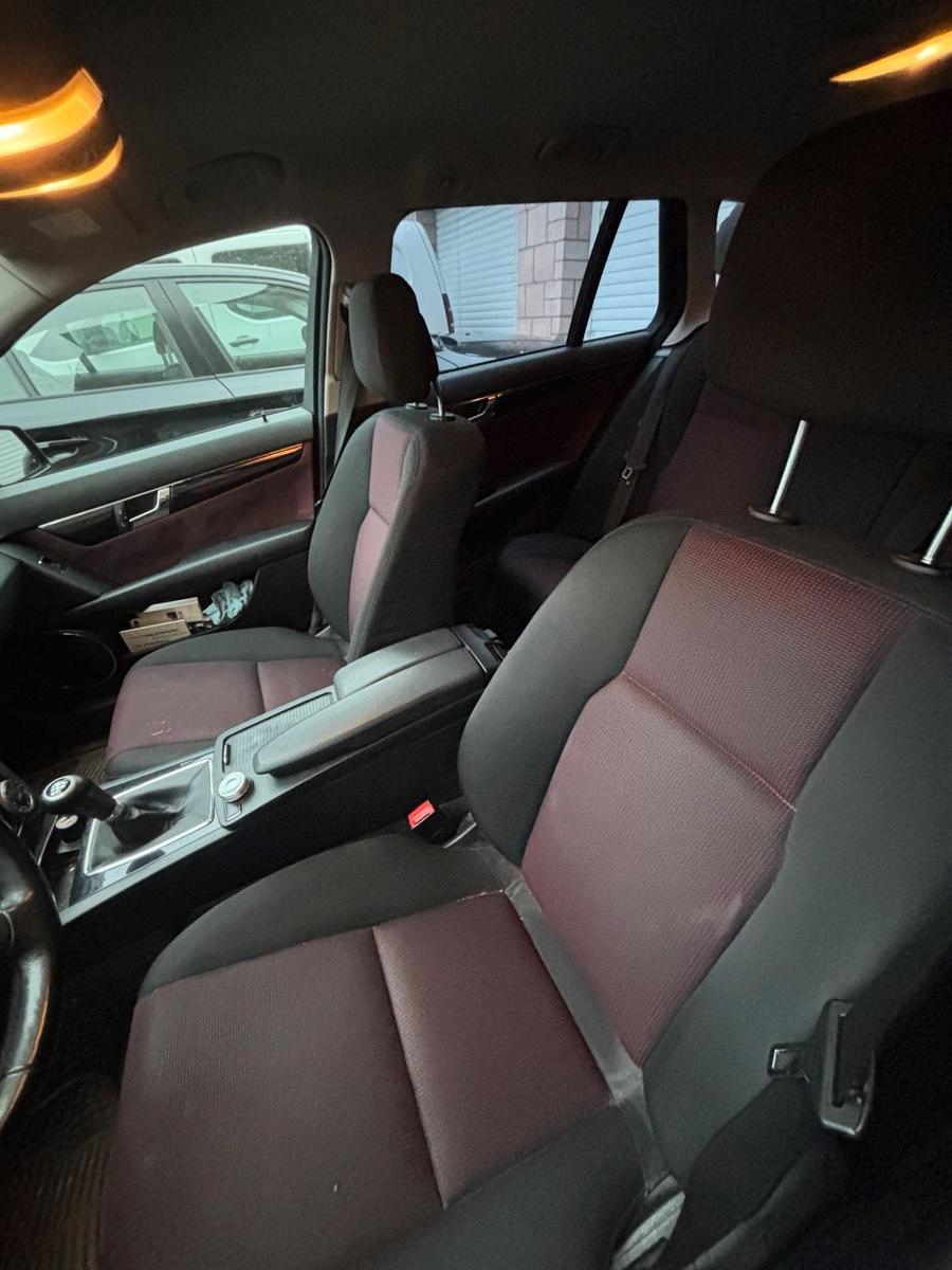 Mercedes-Benz C200 2010 — photo 5
