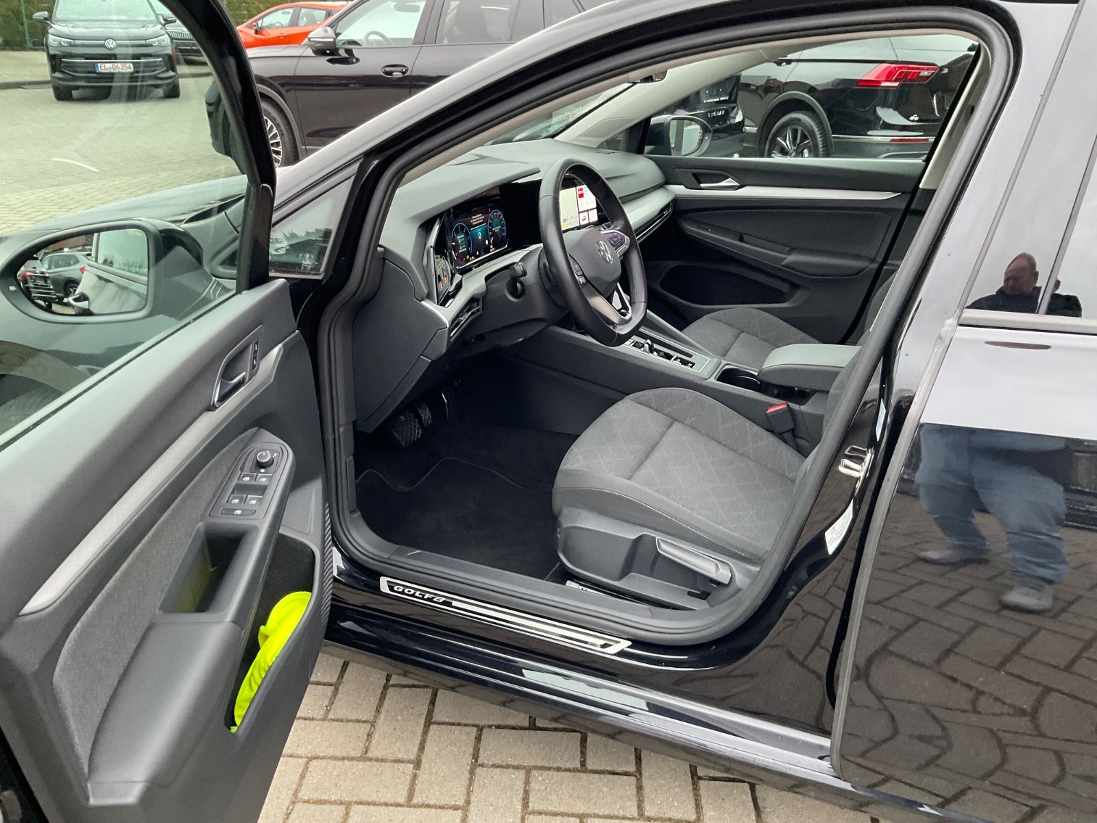 Fahrzeugabbildung Volkswagen Golf Variant 2.0 TDI DSG,AHK,ACC,LED,Navi
