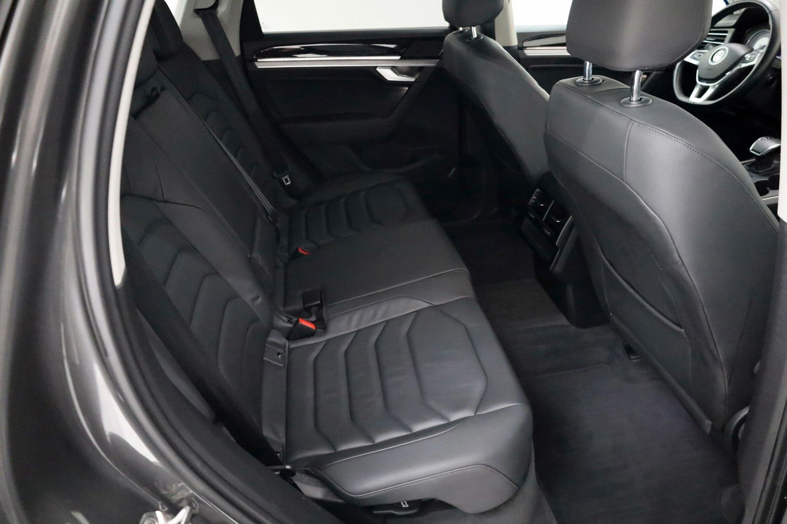 Fahrzeugabbildung Volkswagen Touareg Elegance 4M,R-Line,Keyless,AHK el,SR+WR
