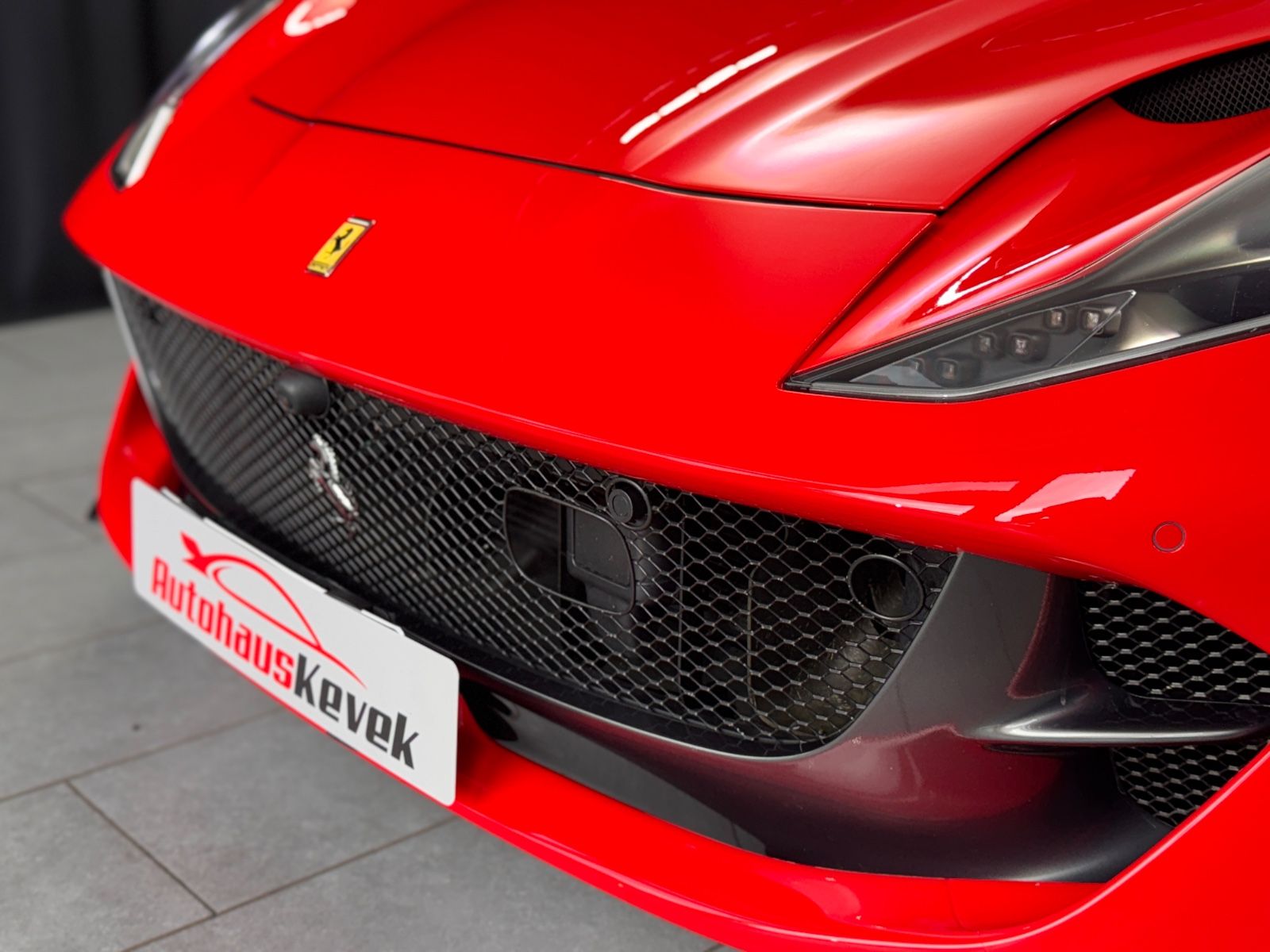 Fahrzeugabbildung Ferrari 812 Superfast|CARBON-SCHALENSITZE|360"KAMERA|ACC