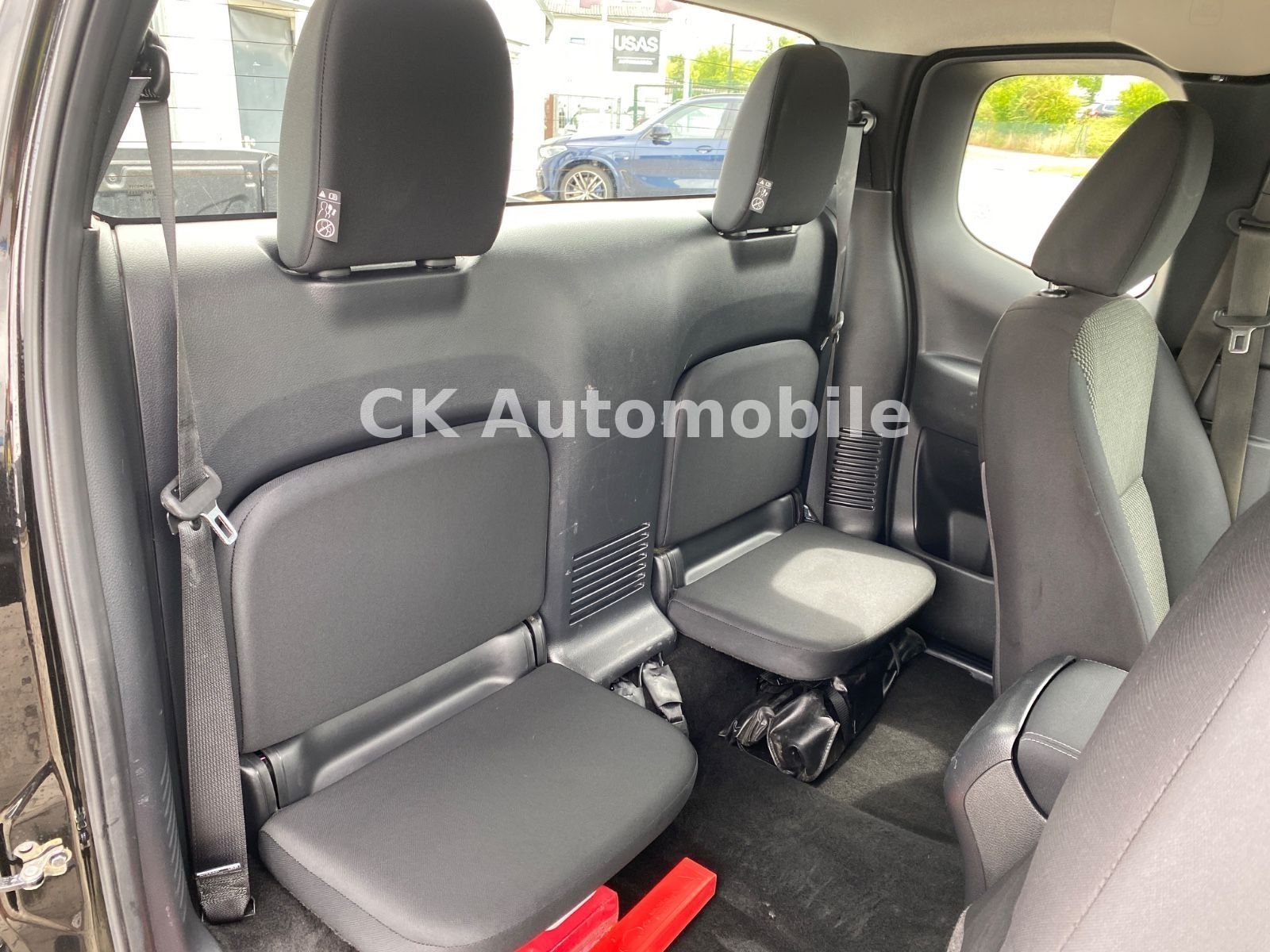 Fahrzeugabbildung Nissan Navara NP300 Acenta King Cab 4x4/AHK 3500 KG