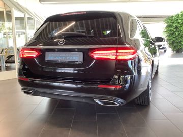 Mercedes E 220 - 12