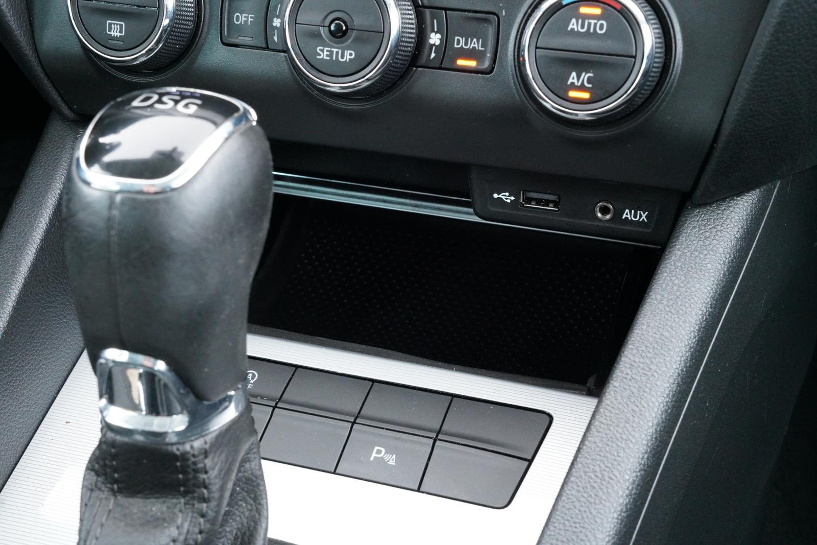 Skoda OCTAVIA ELEGANCE COMBI 1.4 TSI