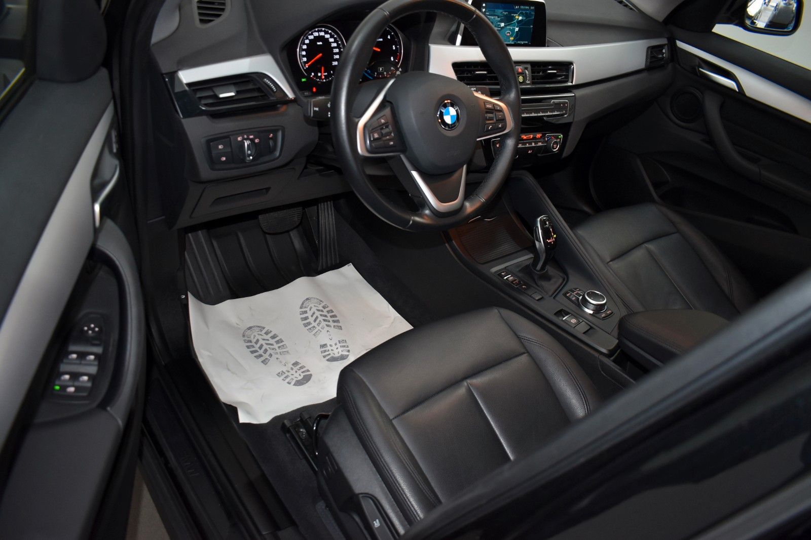 Fahrzeugabbildung BMW X1 sDrive 18 d Advantage,Leder,Navi,LED,PDC