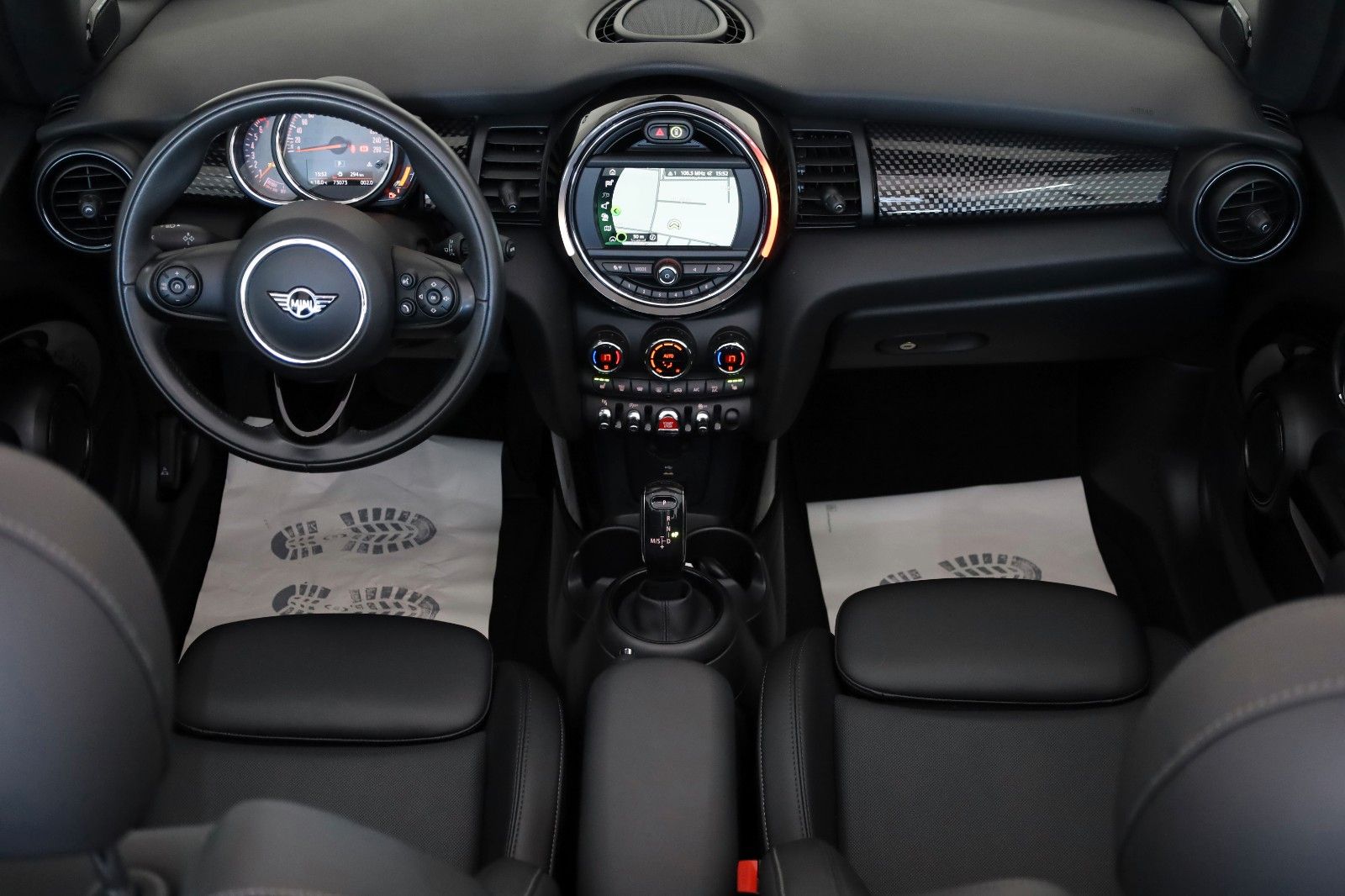 Fahrzeugabbildung MINI Cooper S Cabrio Leder,Navi,LED,Harman/K,Kamera
