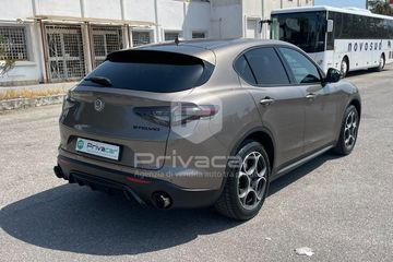Alfa-Romeo Stelvio - 5