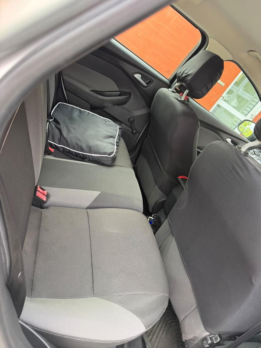 Ford Focus 2014 — photo 8