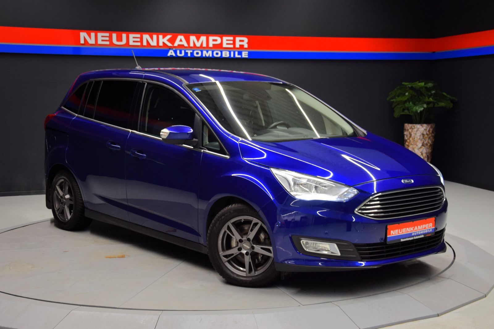 Fahrzeugabbildung Ford C-Max Titanium -defekte Kopfdichtung-Motor läuft