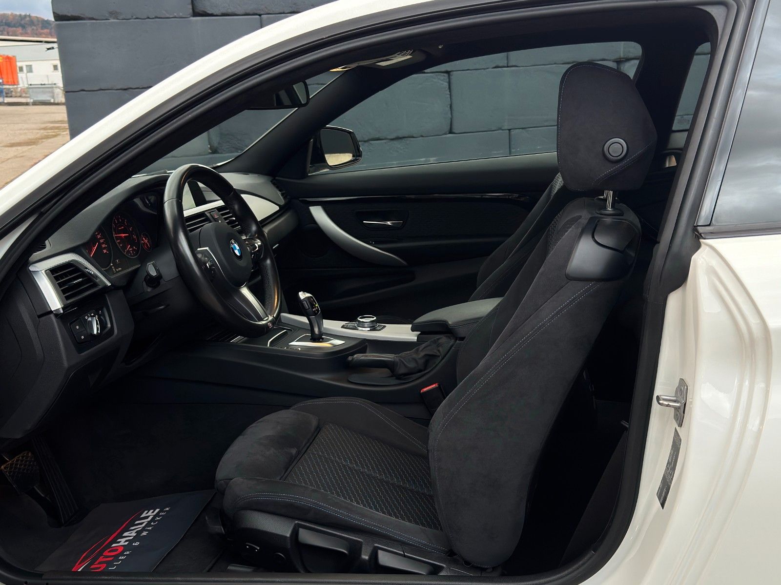 Fahrzeugabbildung BMW 430i Coupe M Sport Navi SHZ PDC Temp LED 19"