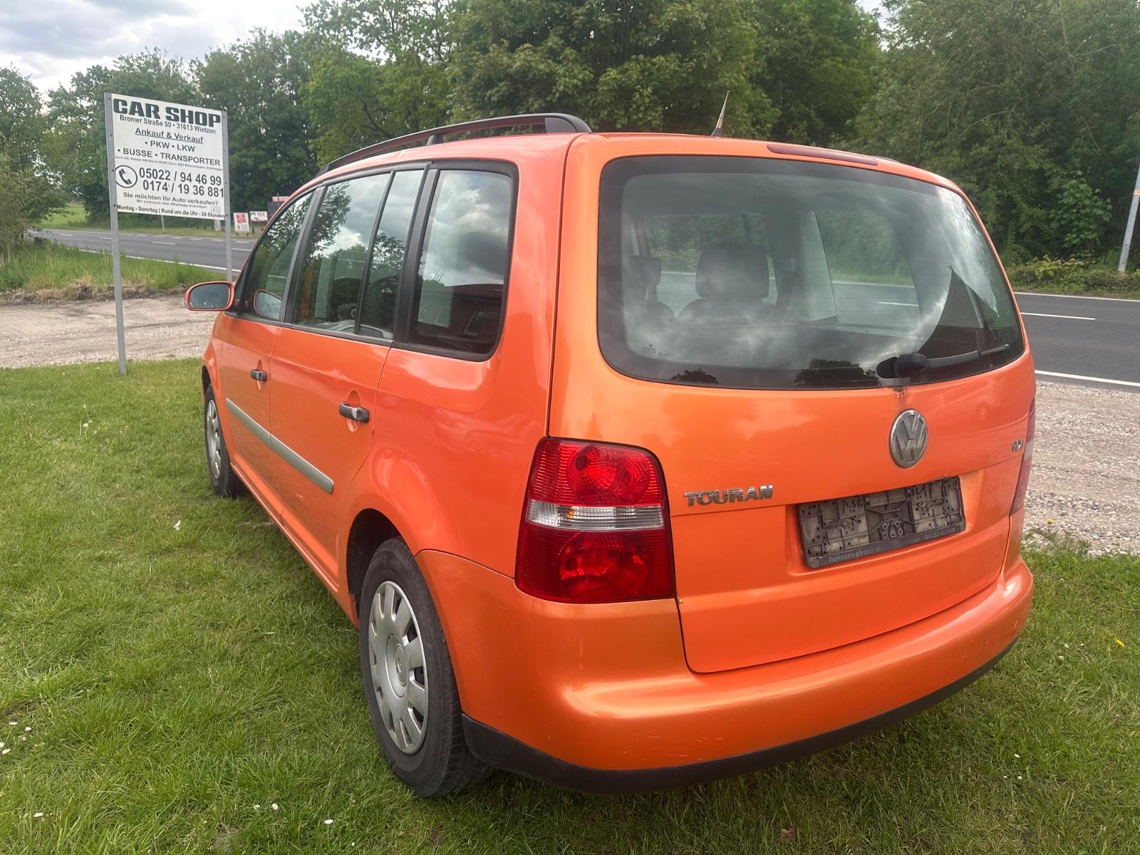 Volkswagen Touran 2005 — interior