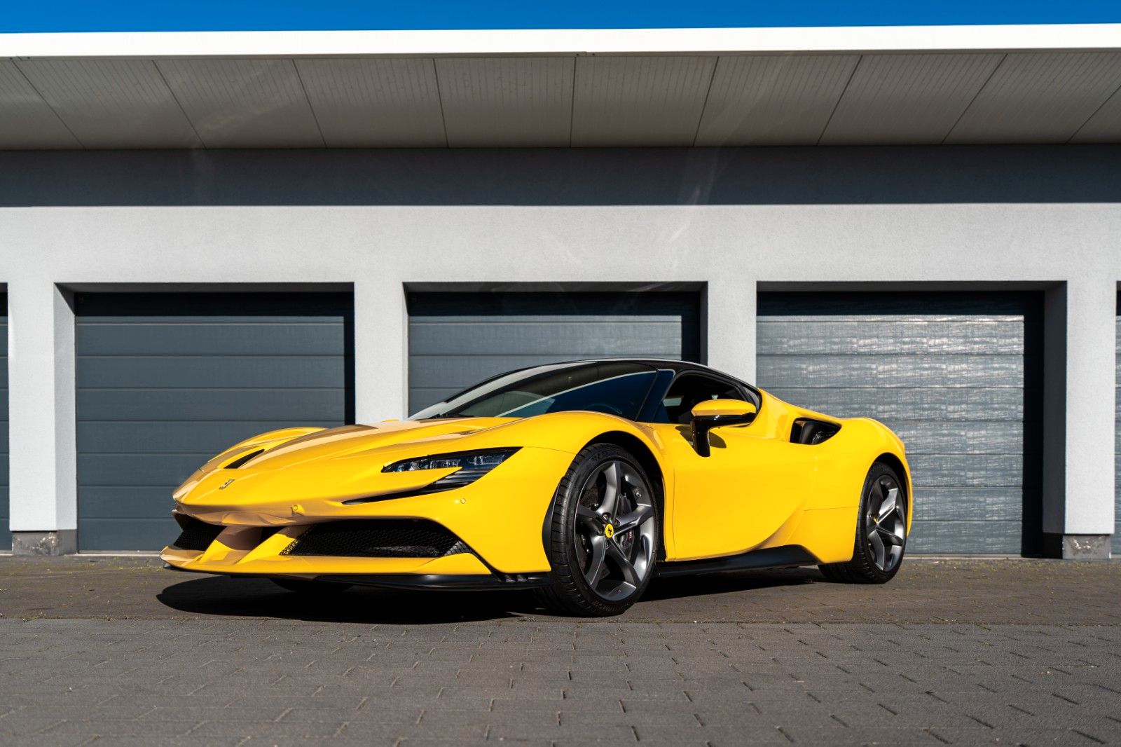 FERRARI SF90