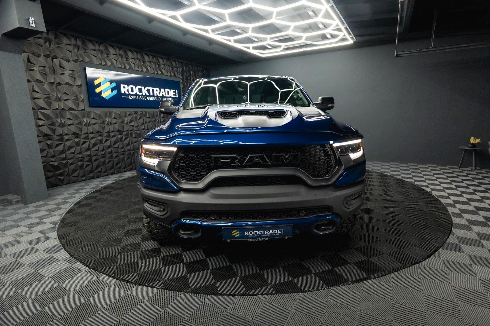 Fahrzeugabbildung Dodge RAM 5.7 V8 HEMI 4x4 LARAMIE TRX OFFROAD PAKET
