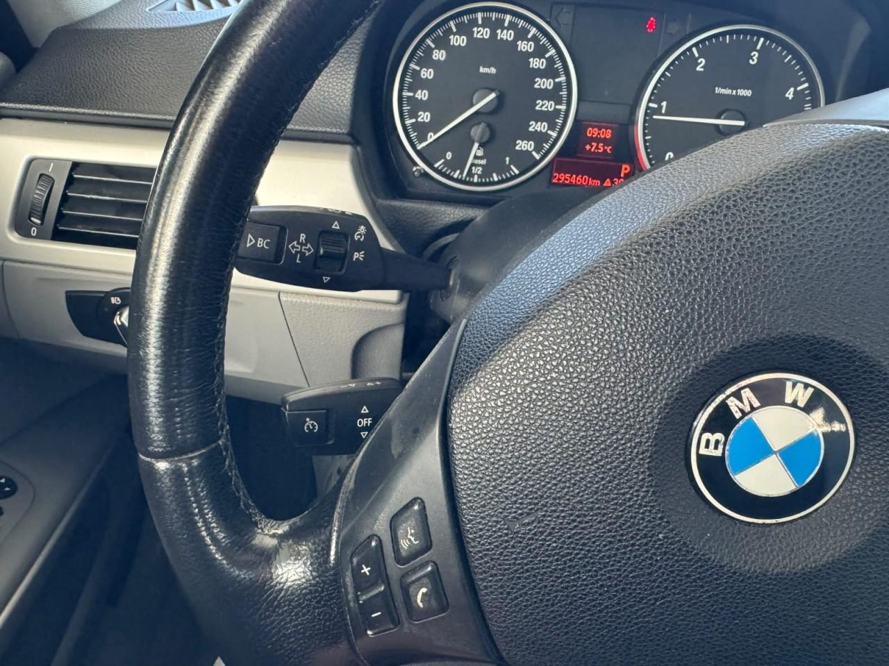 BMW 320 2009 — photo 13