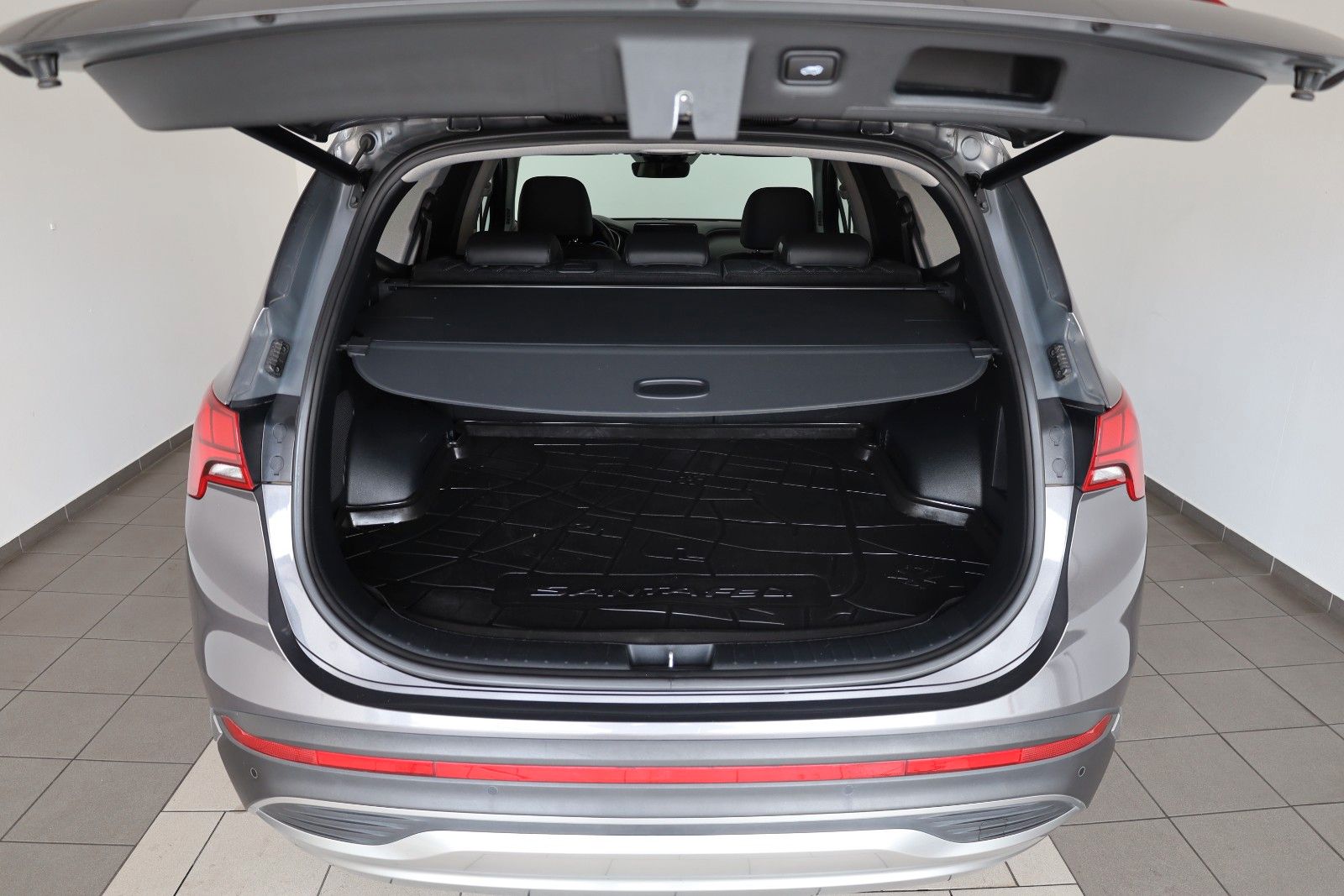 Fahrzeugabbildung Hyundai Santa Fe SHINE Hybrid 4WD Leder,Navi,Kamera,ACC