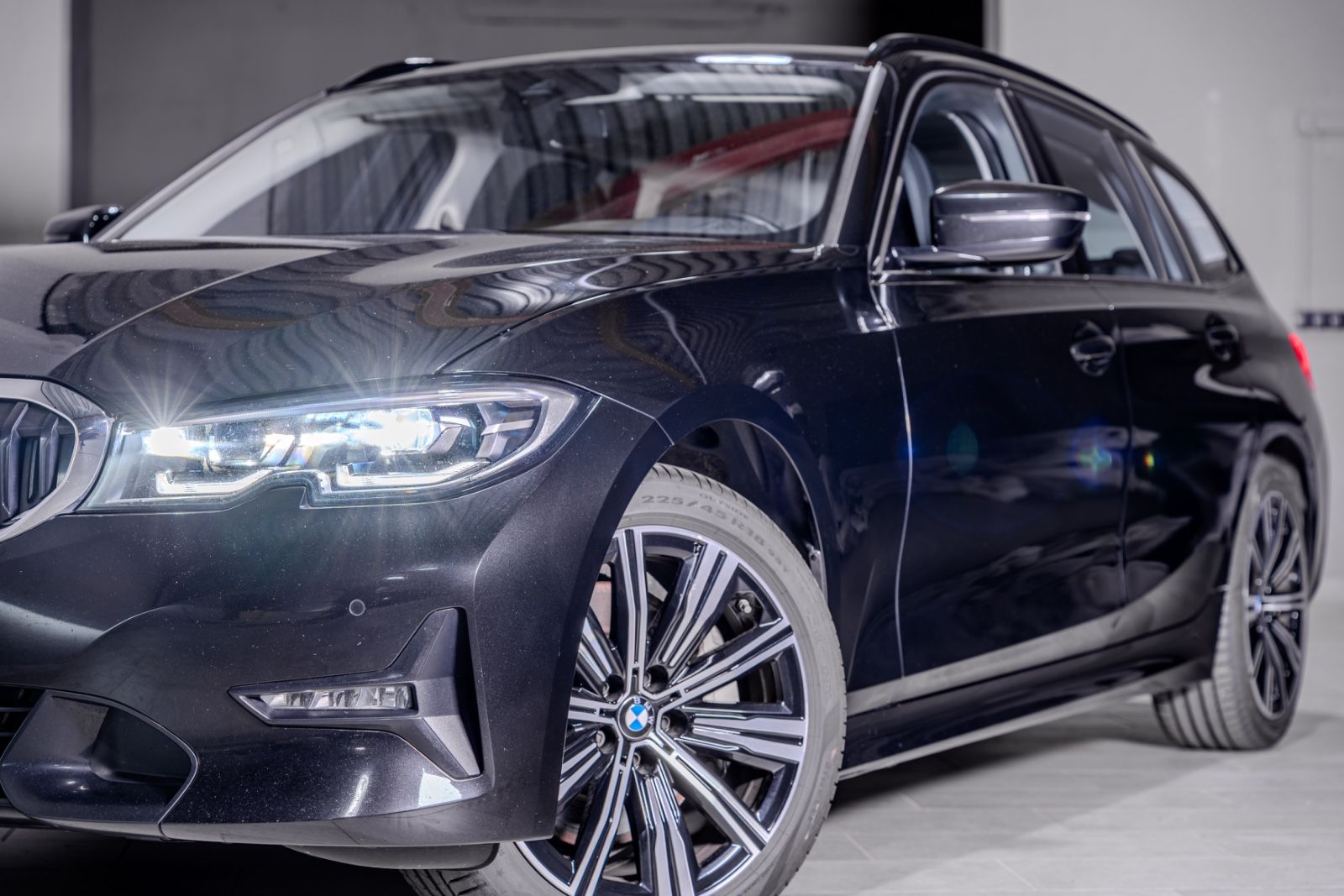 BMW 330d Touring xDrive Sport Line HUD/AHK/ACC/ imagem 2