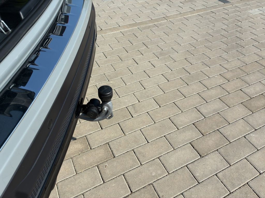 Fahrzeugabbildung Mercedes-Benz GLB 200 d AMG*Night*KeyLes*DISTRONIC*PDC*RFK*AHK