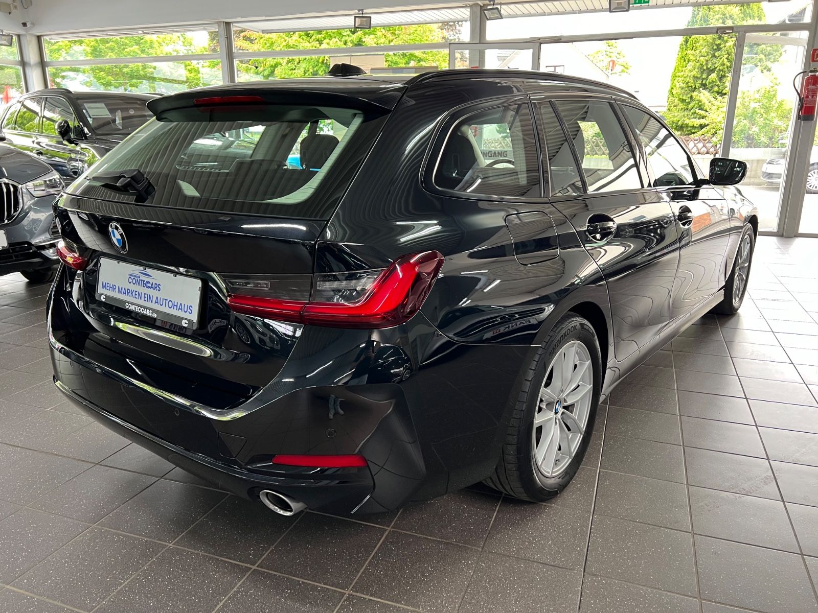 BMW 318d Touring Facelift+Keyless+Hifi+KurvenDISPLAY foto 10