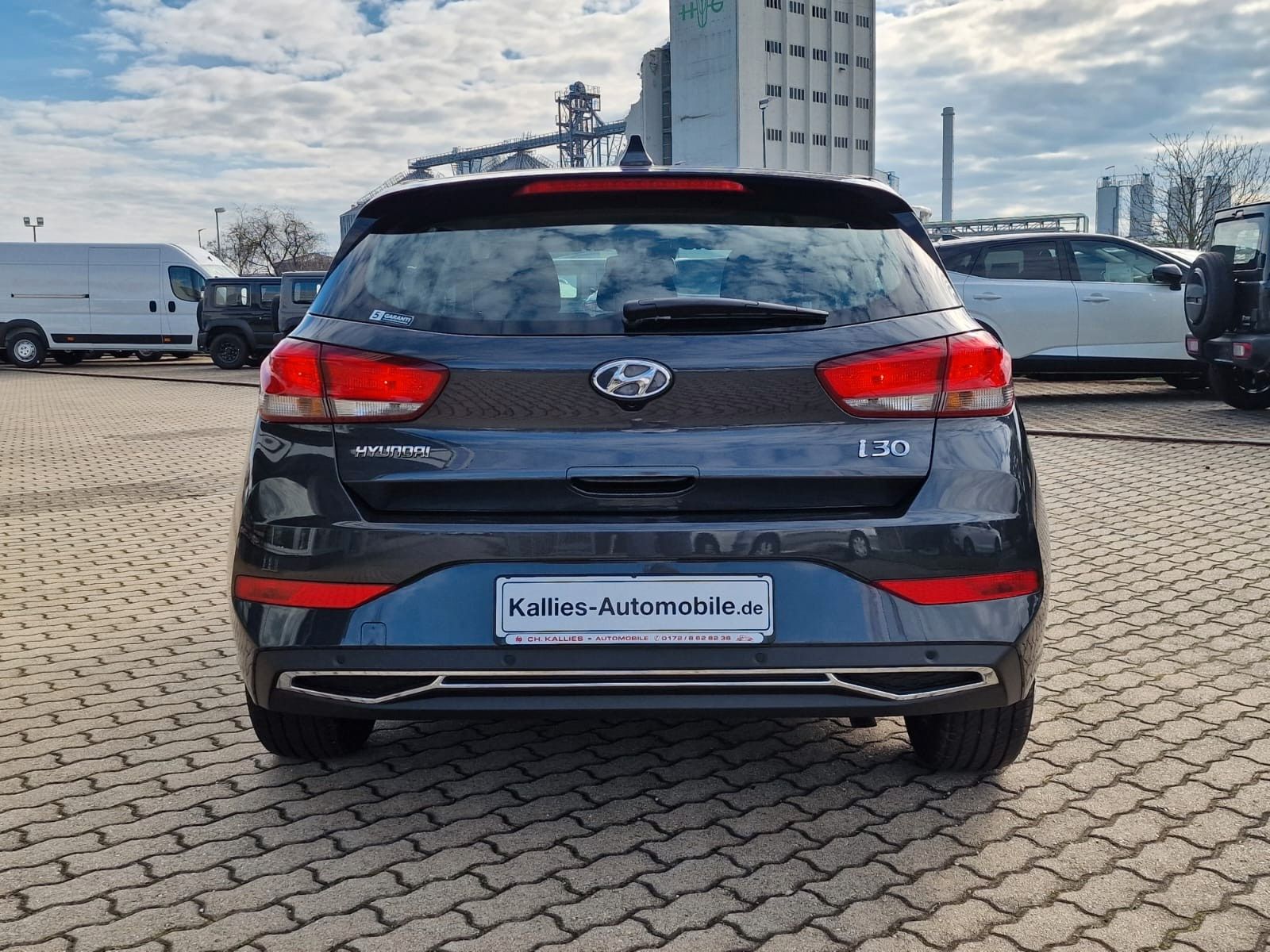 Fahrzeugabbildung Hyundai i30 1.0 T-GDI Trend Li. SHZ+CAM+KEYLESS