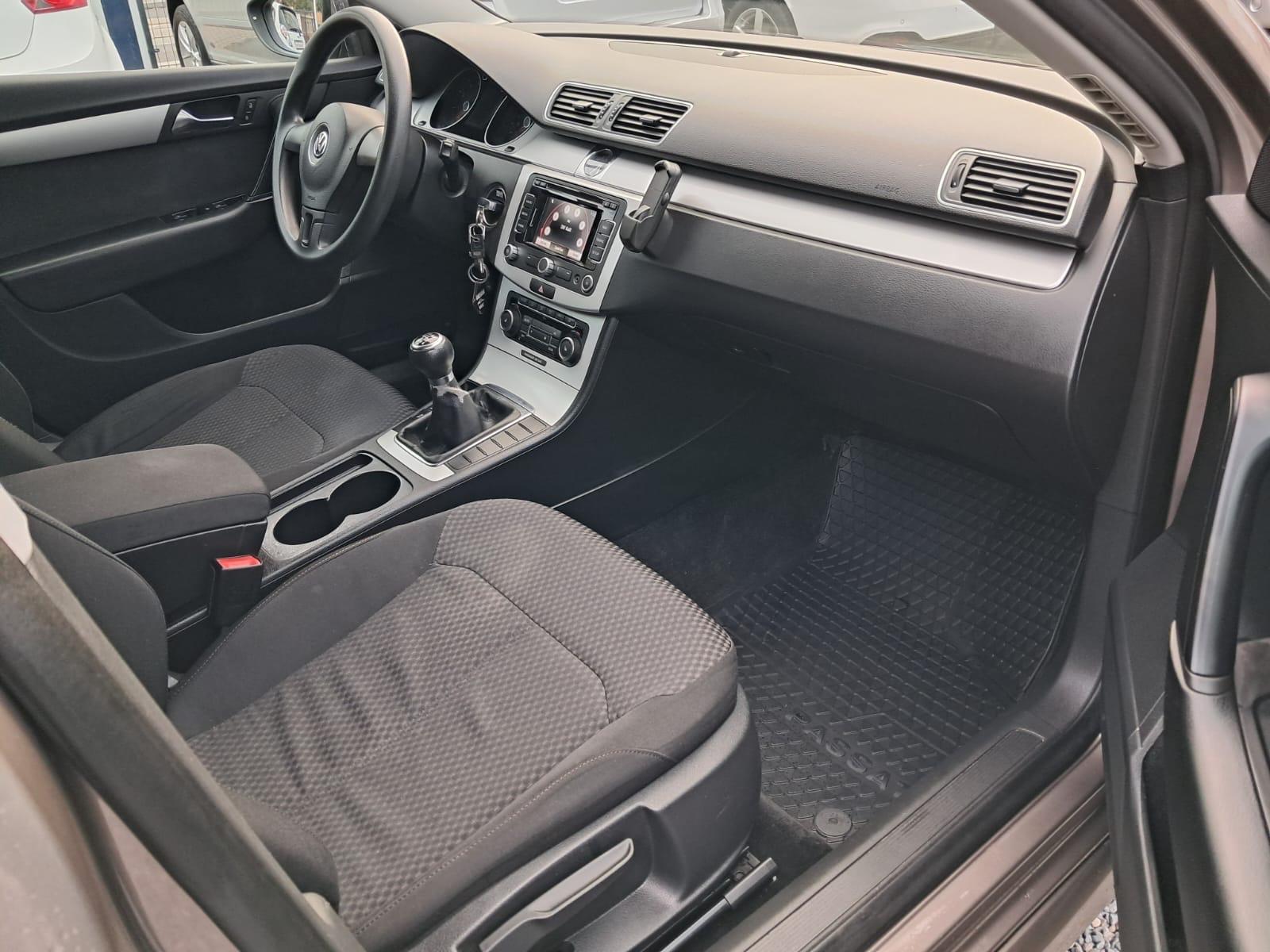 Volkswagen Passat 2011 — photo 20