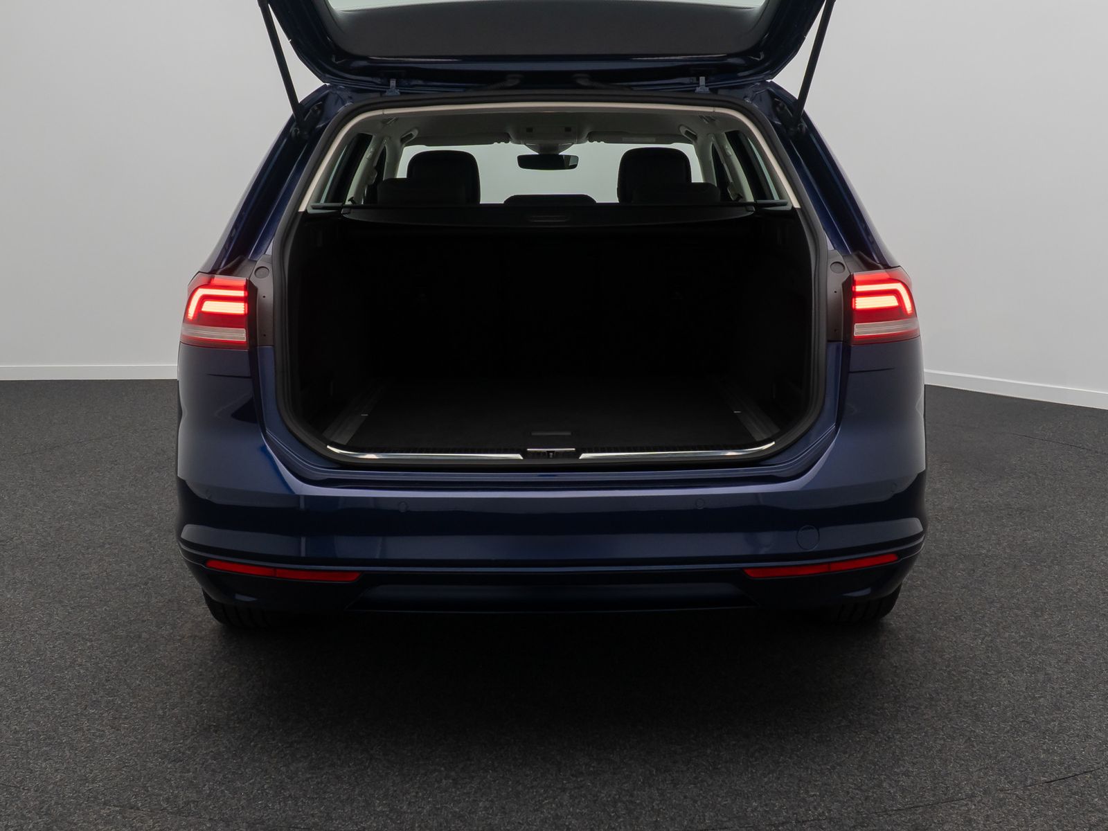 Fahrzeugabbildung Volkswagen Passat Comfortline Kamera HiFi ACC FernlichtReg