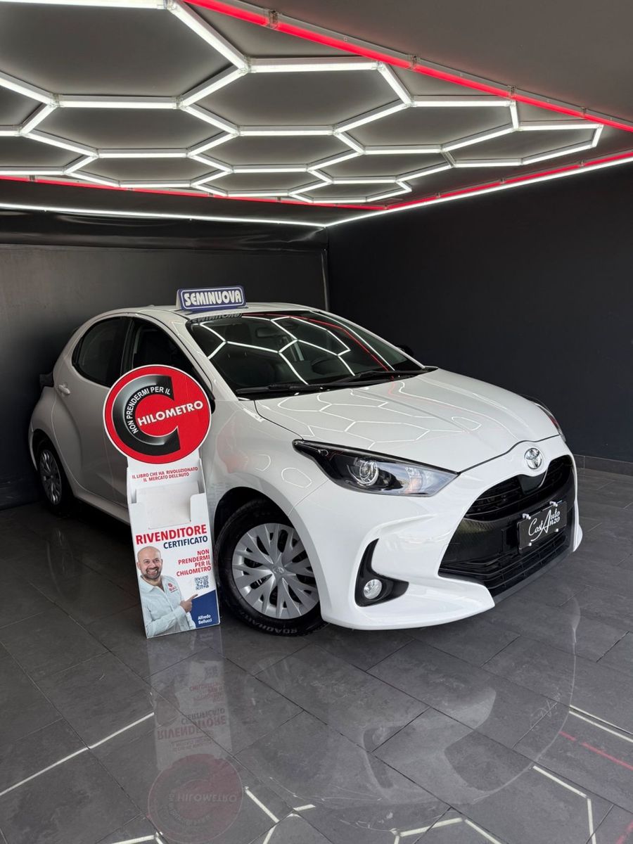 TOYOTA Yaris