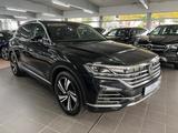 Volkswagen Touareg 3.0TSI Elegance 4M eHybrid VIELE EXTRAS - Volkswagen Touareg Elegance mit Hybrid-Antrieb (Benzin/Elektro)