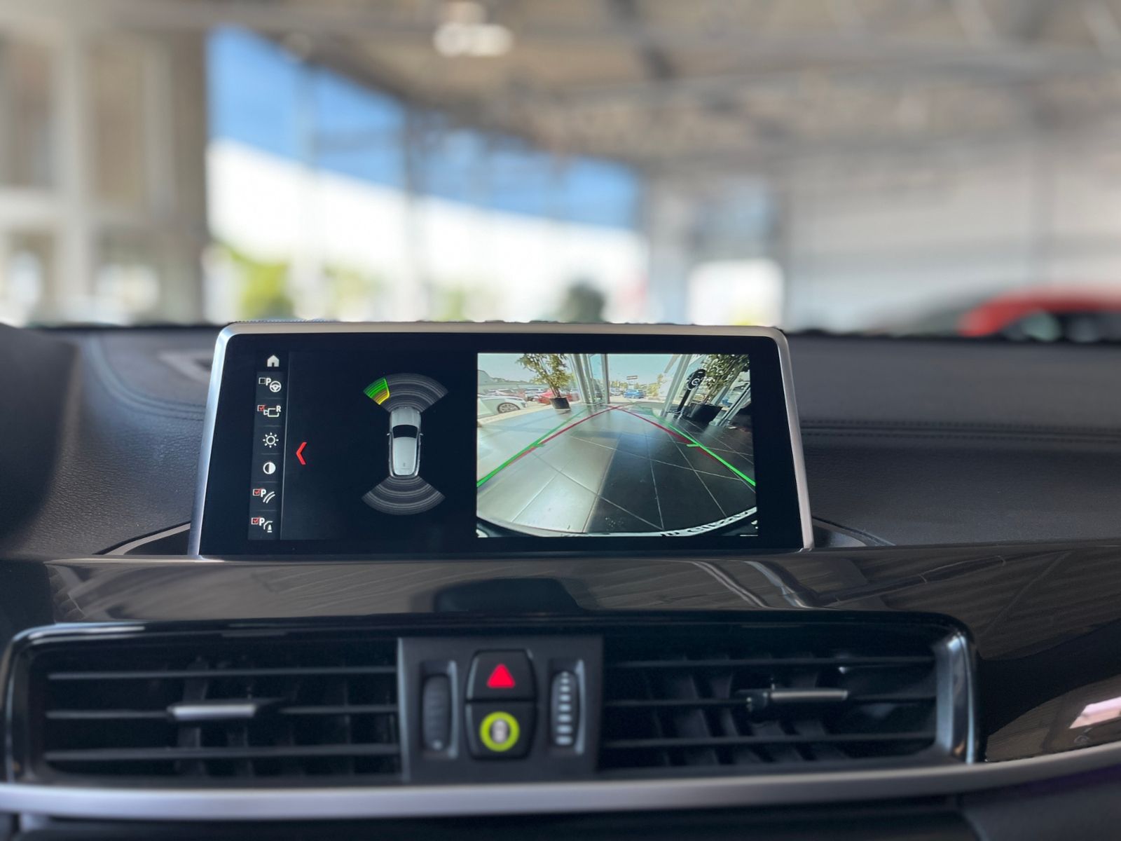 Fahrzeugabbildung BMW X2 sDrive 20 i M Sport Shadow LED NAV SHZ RFK